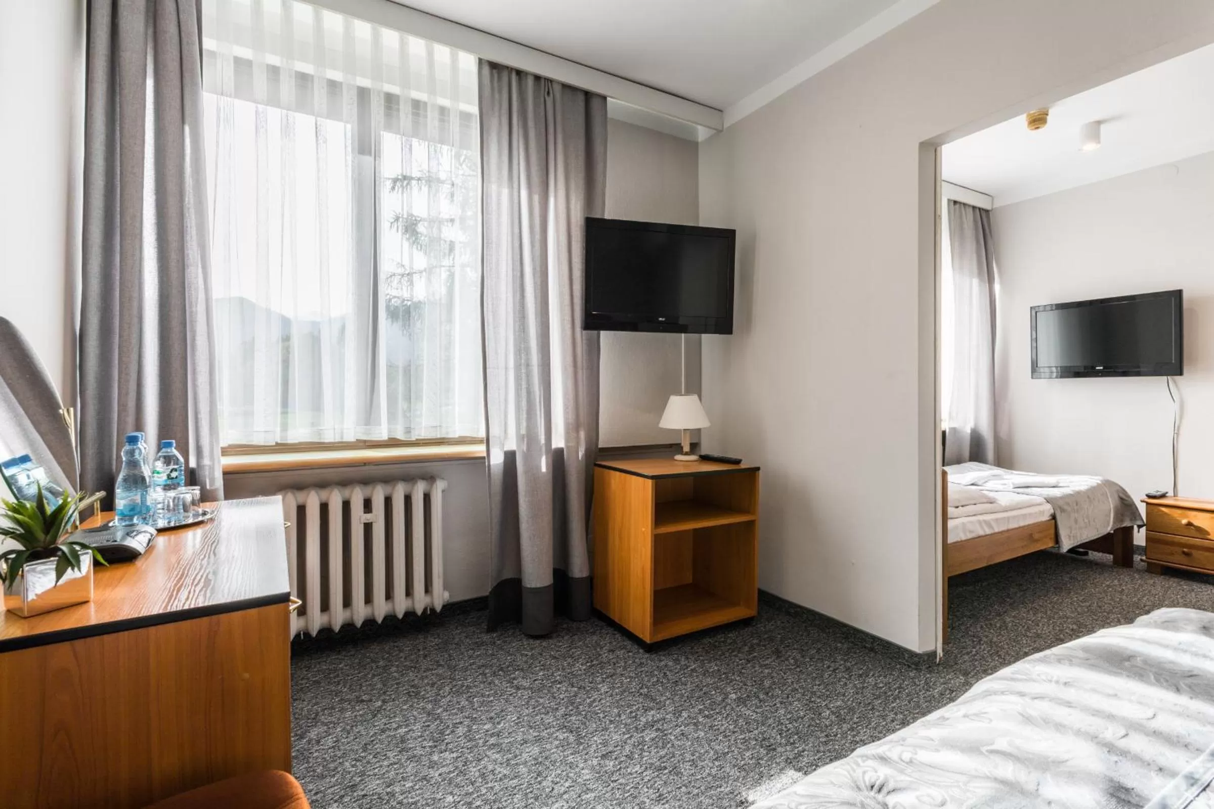 Bed in Hotel Helios 300m od Krupówek nowy BASEN od 12 lipca