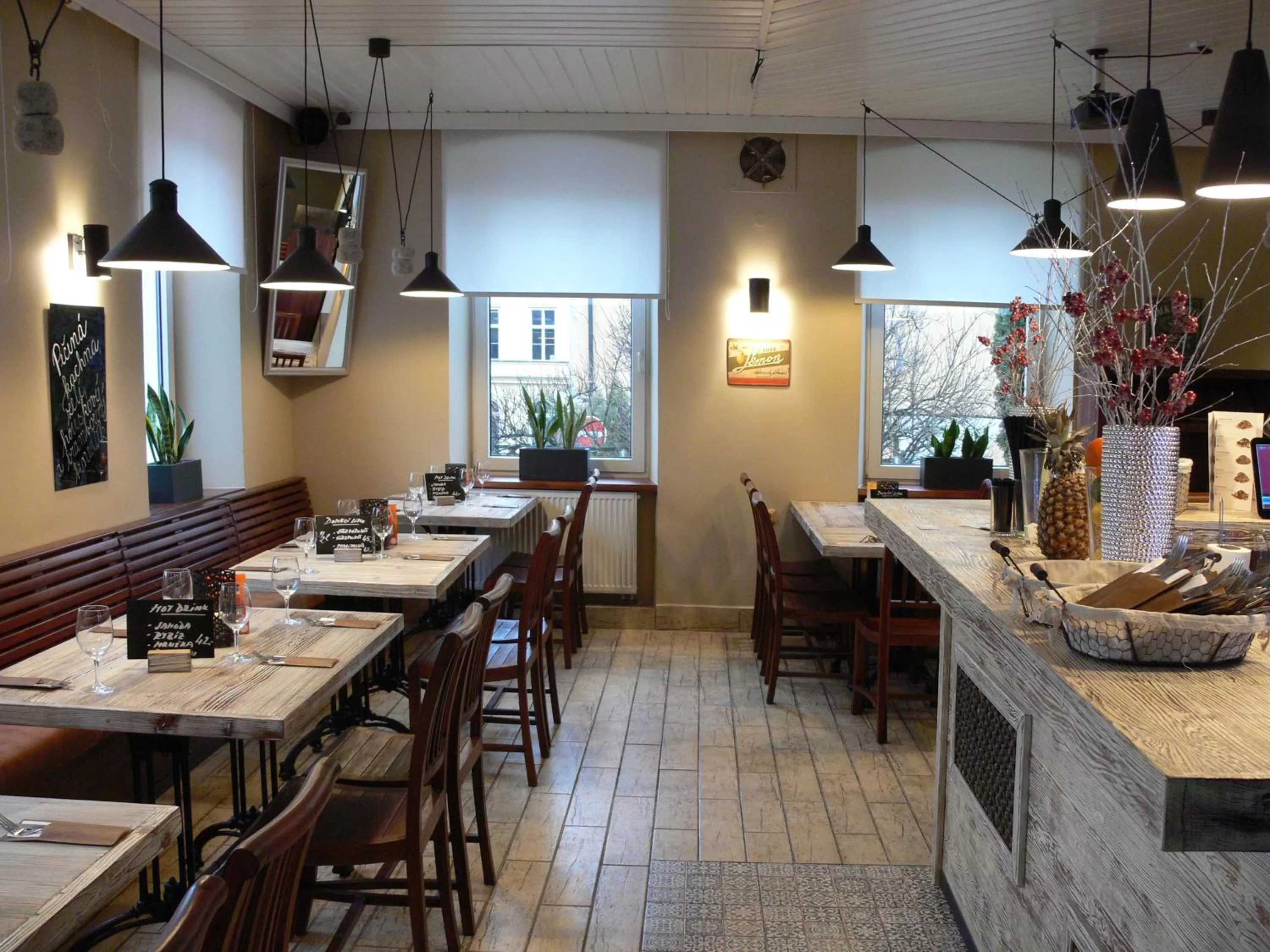 Restaurant/Places to Eat in Hotel Na Baste