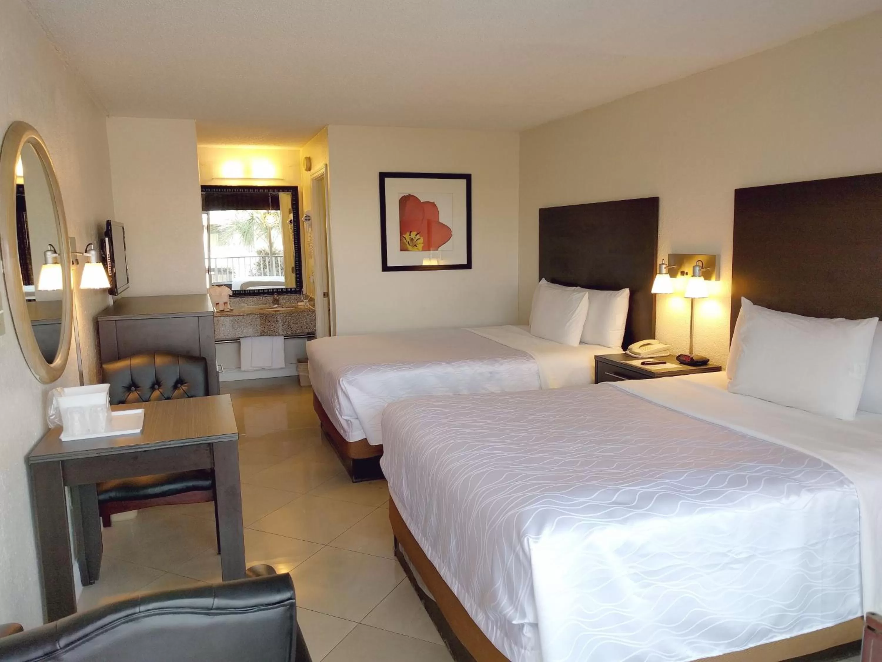 Photo of the whole room, Bed in Red Carpet Inn Airport Fort Lauderdale