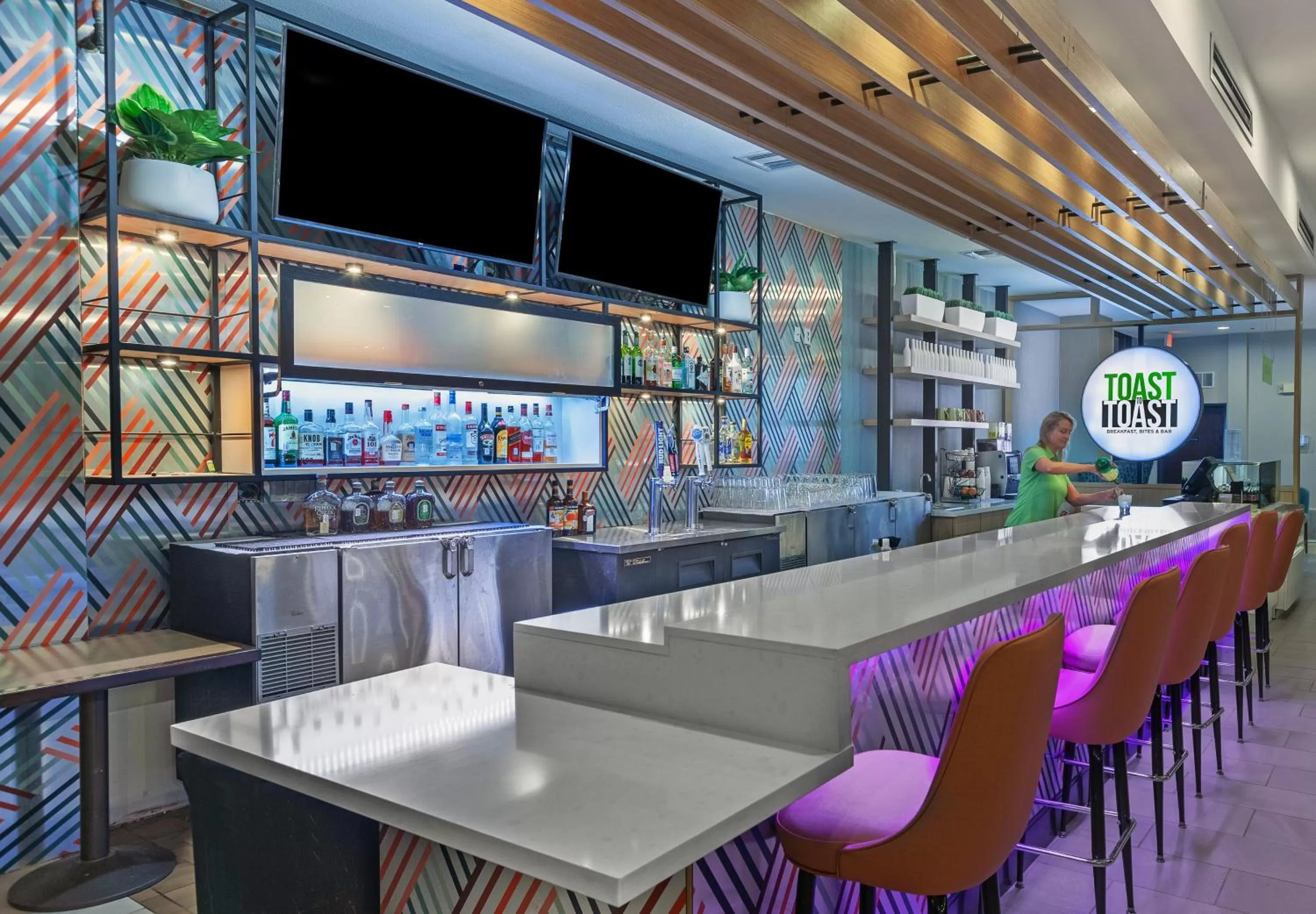 Lounge or bar in Holiday Inn & Suites McKinney - N Allen by IHG