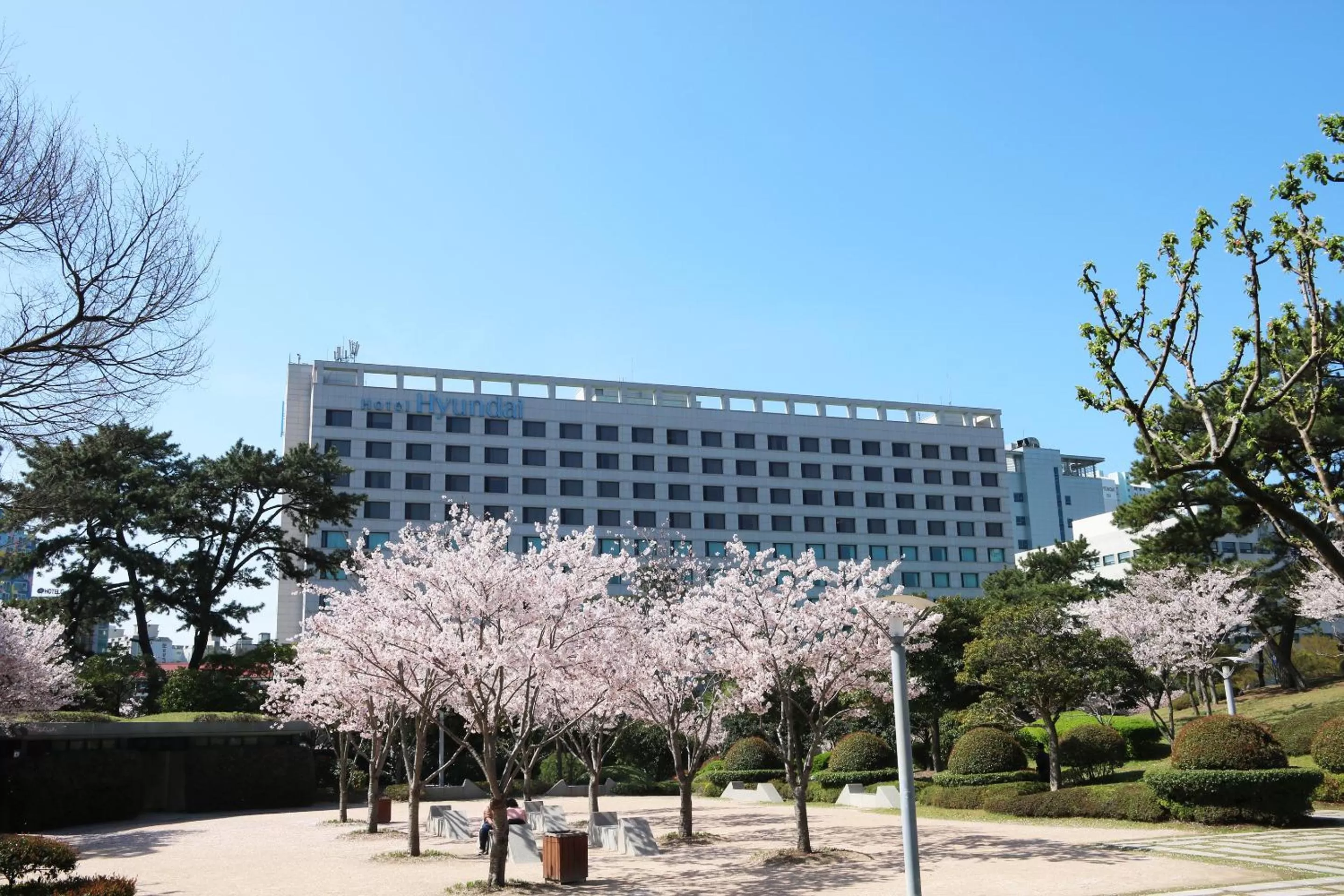 Property building in Hotel Hyundai by Lahan Ulsan