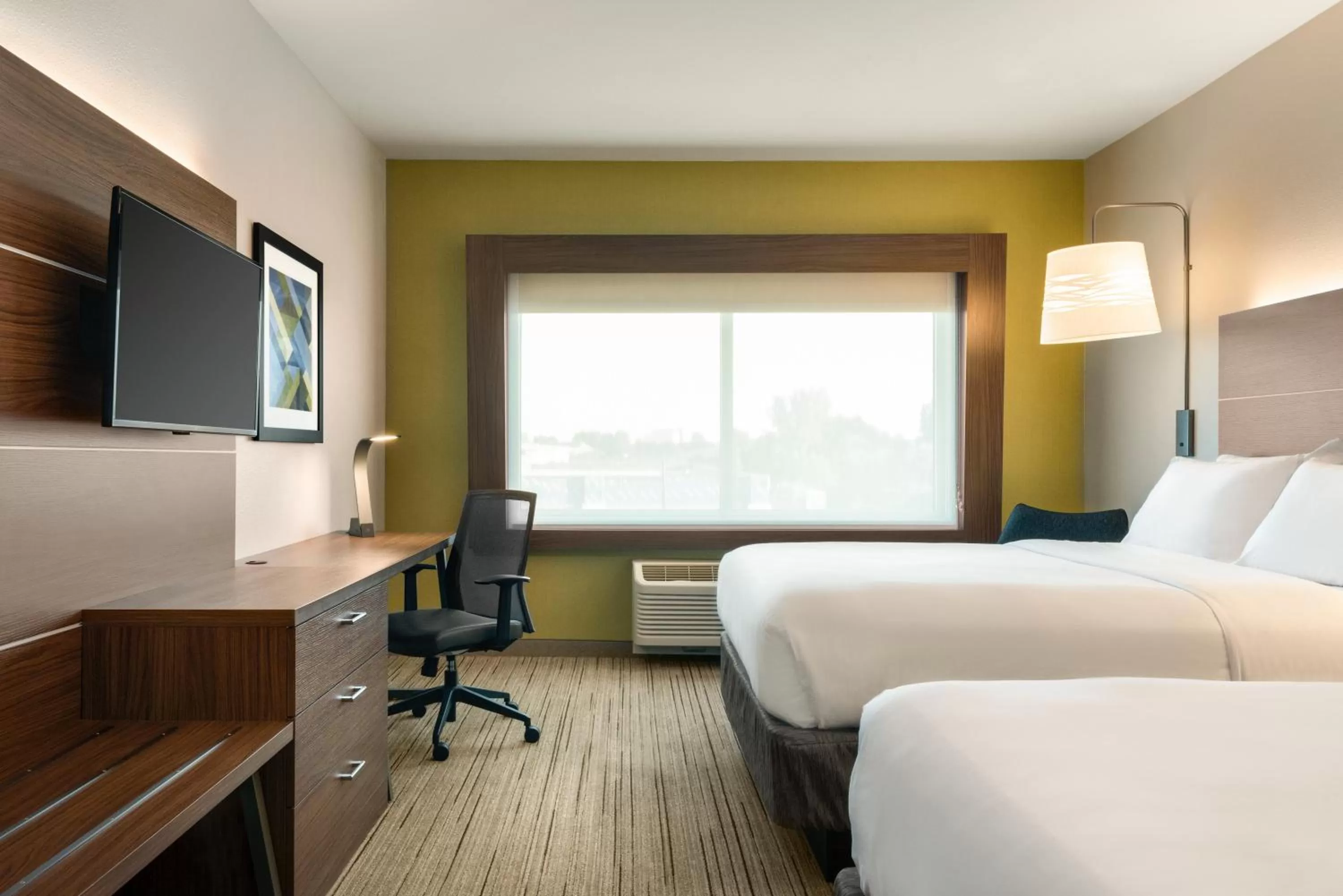 Photo of the whole room, Bed in Holiday Inn Express & Suites - West Des Moines - Jordan Creek by IHG