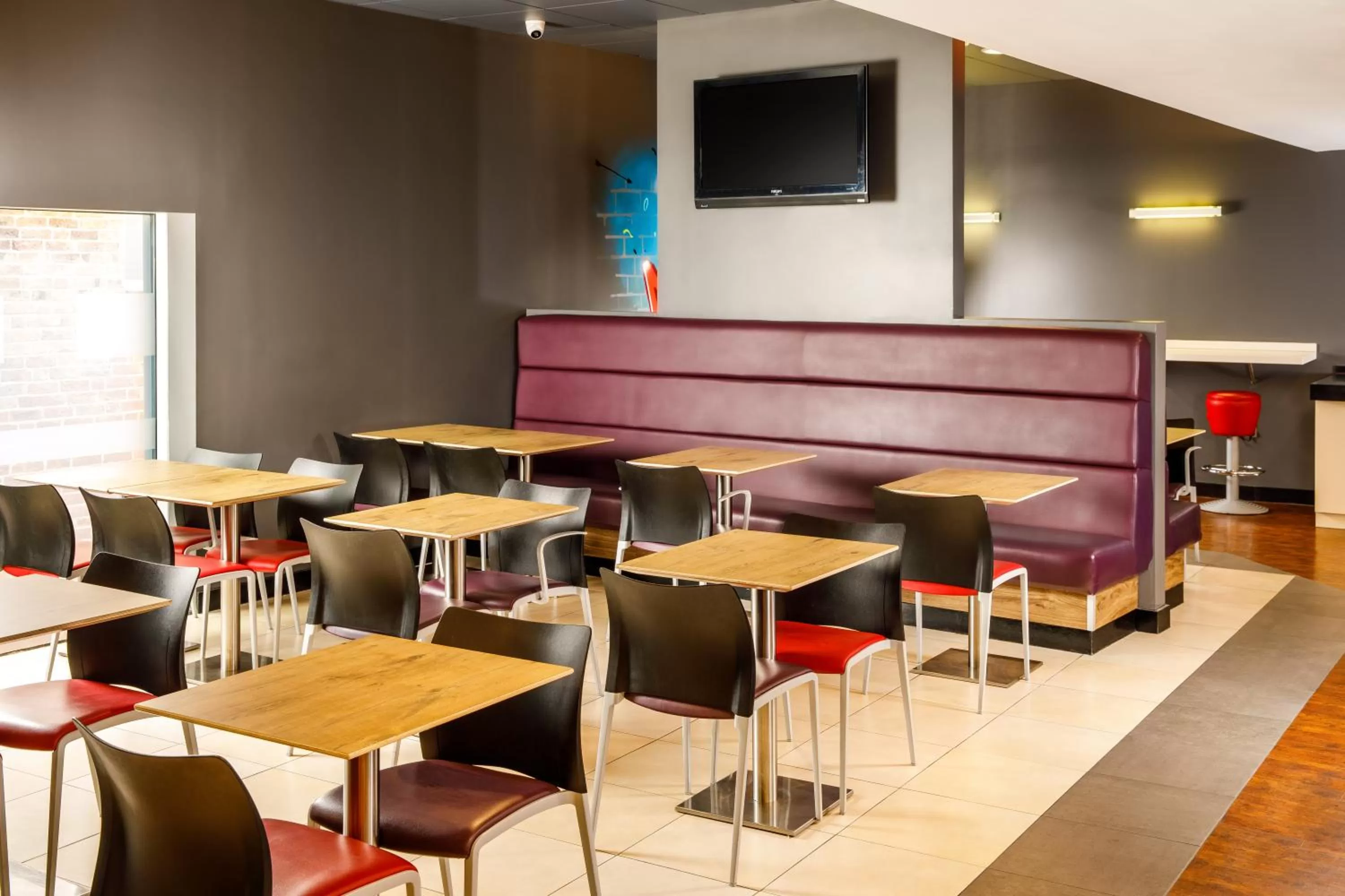 Restaurant/places to eat in ibis Nottingham Centre
