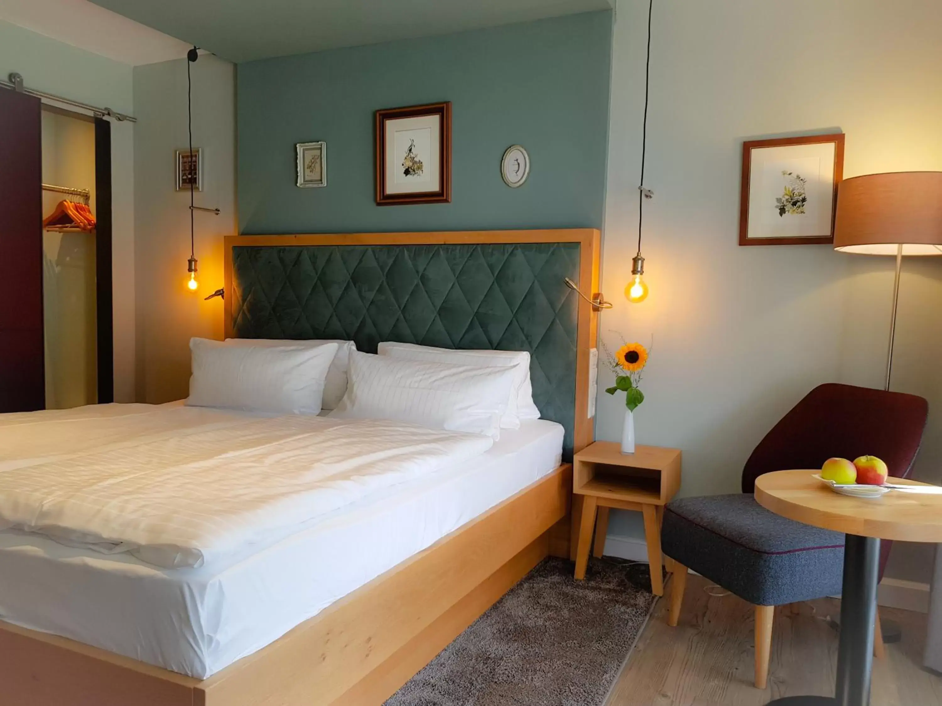 Premium Large Double Room with Balcony in Hotel Graf Eberhard Premium Large Double Room with Balcony in Hotel Graf Eberhard