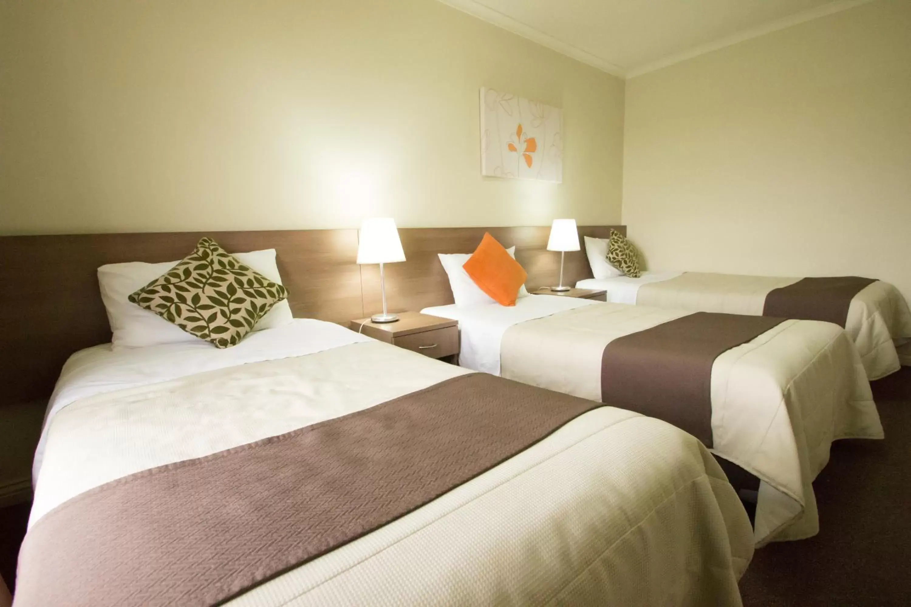 Family Room in Old Willyama Motor Inn Family Room in Old Willyama Motor Inn