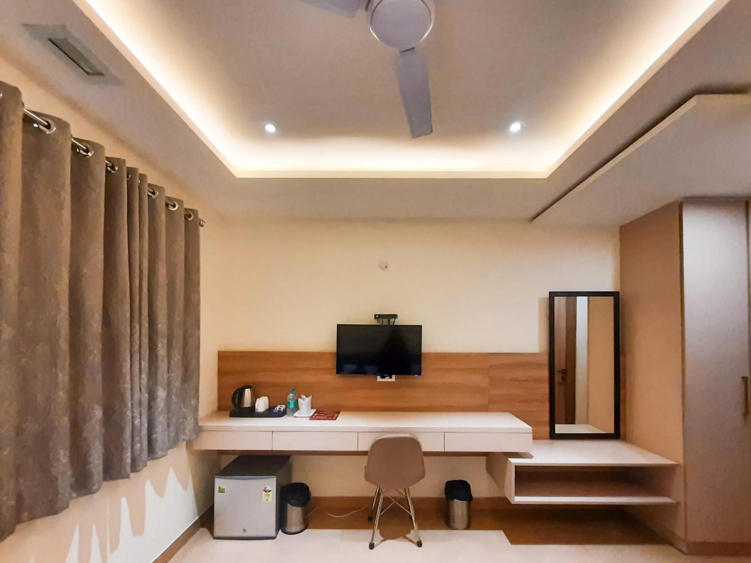 TV and multimedia in Hotel Tripple Tree - Karol Bagh