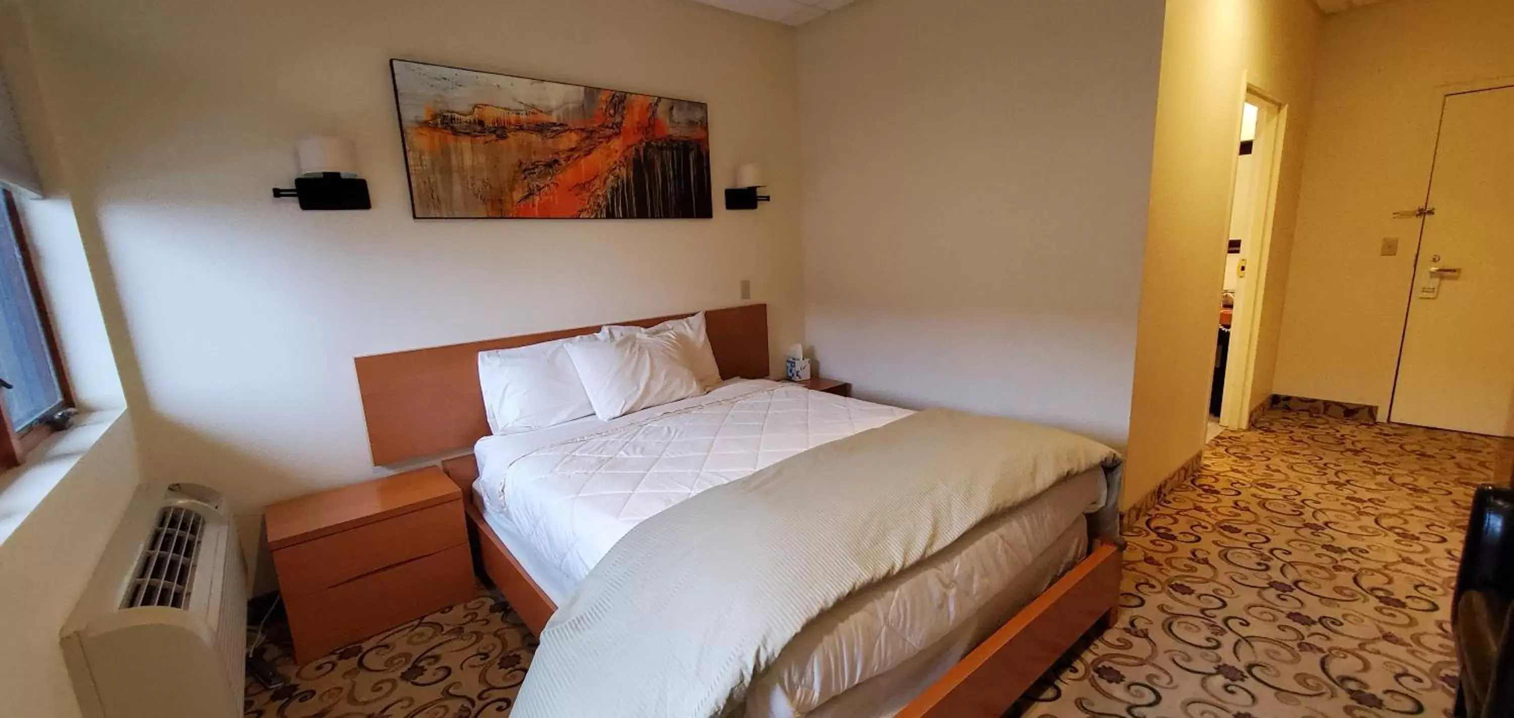 Queen Room with Balcony in Lowell Inn Queen Room with Balcony in Lowell Inn