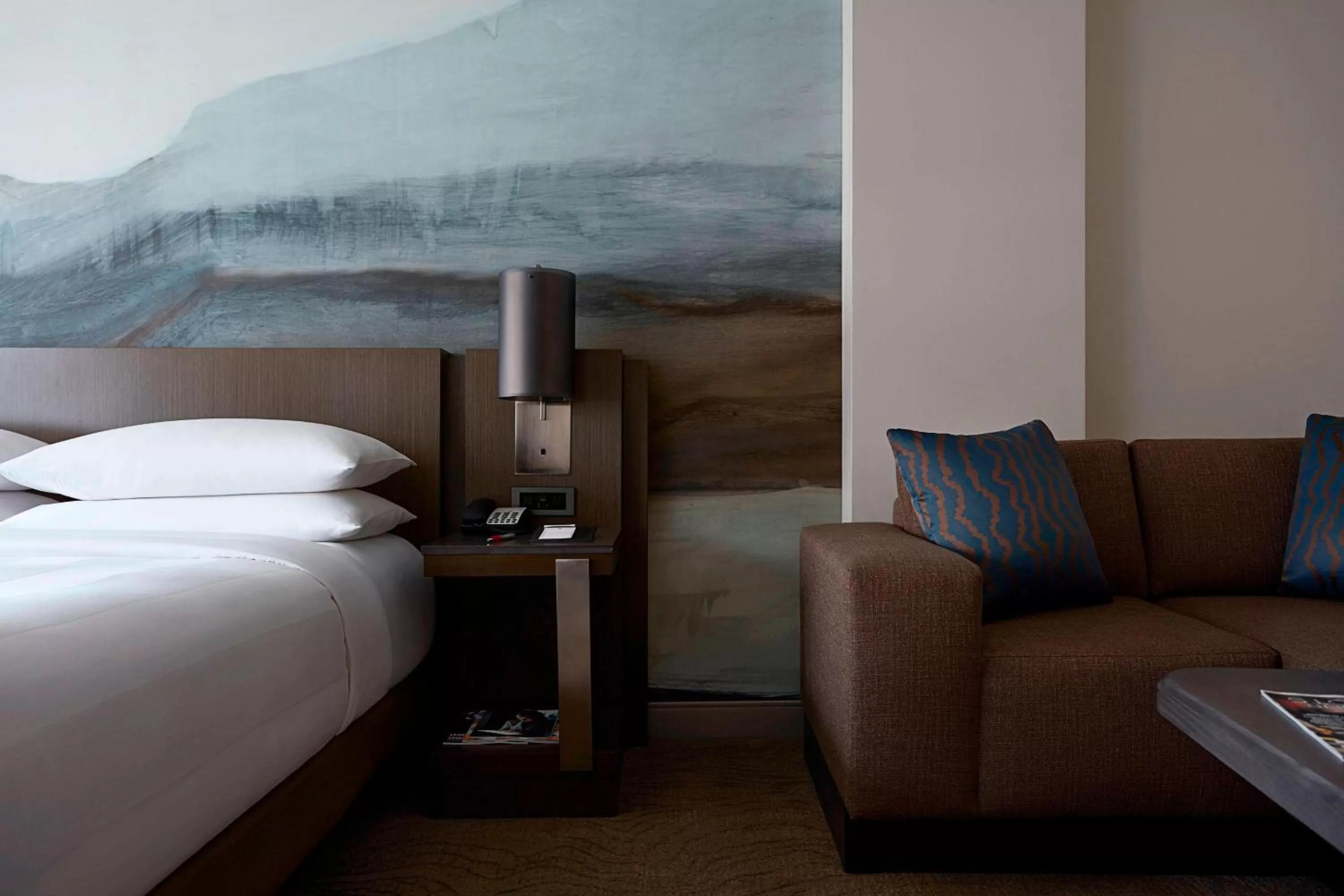 Photo of the whole room, Bed in Calgary Marriott Downtown Hotel