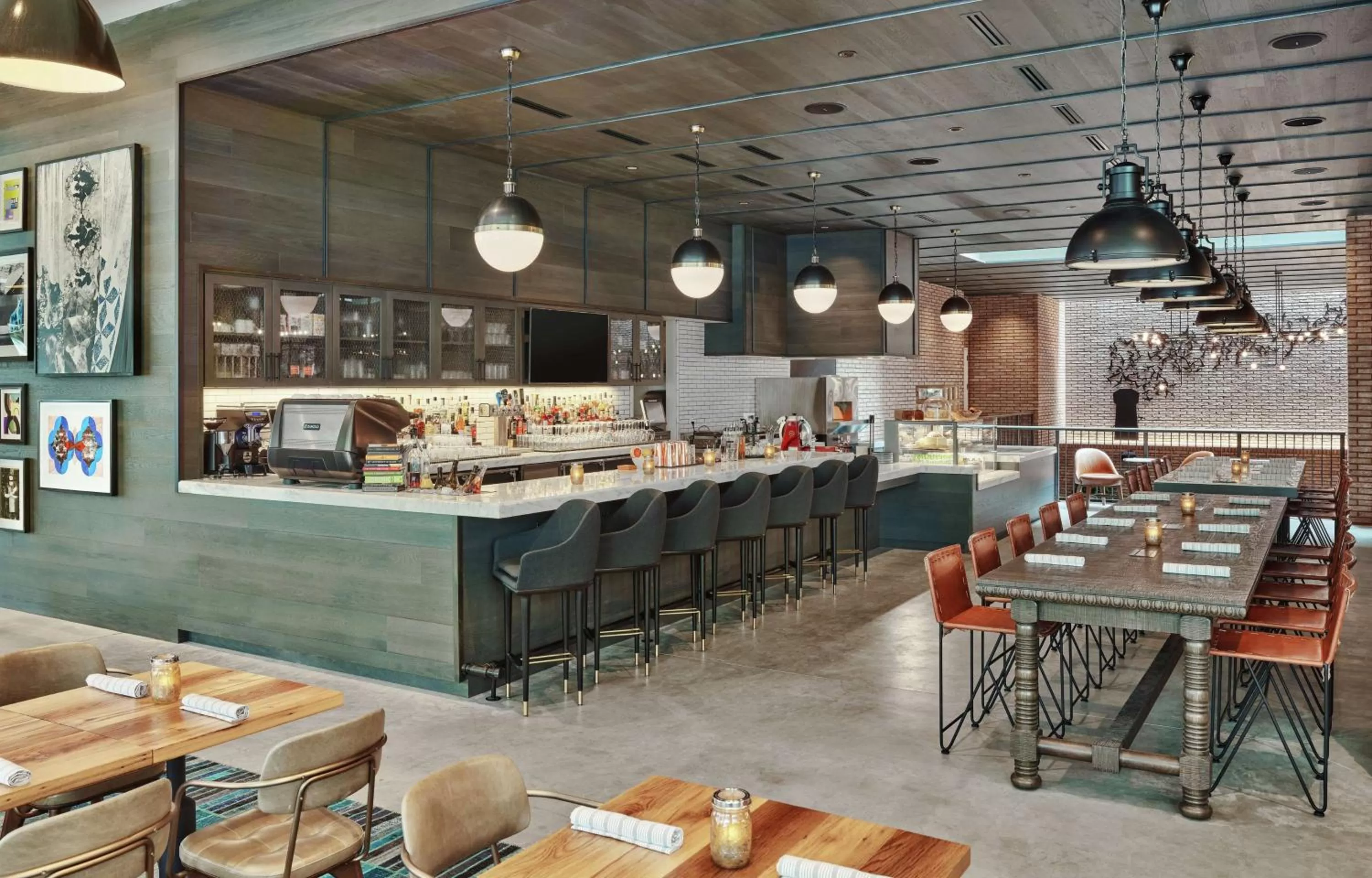 Lounge or bar in Canopy by Hilton Portland Pearl District