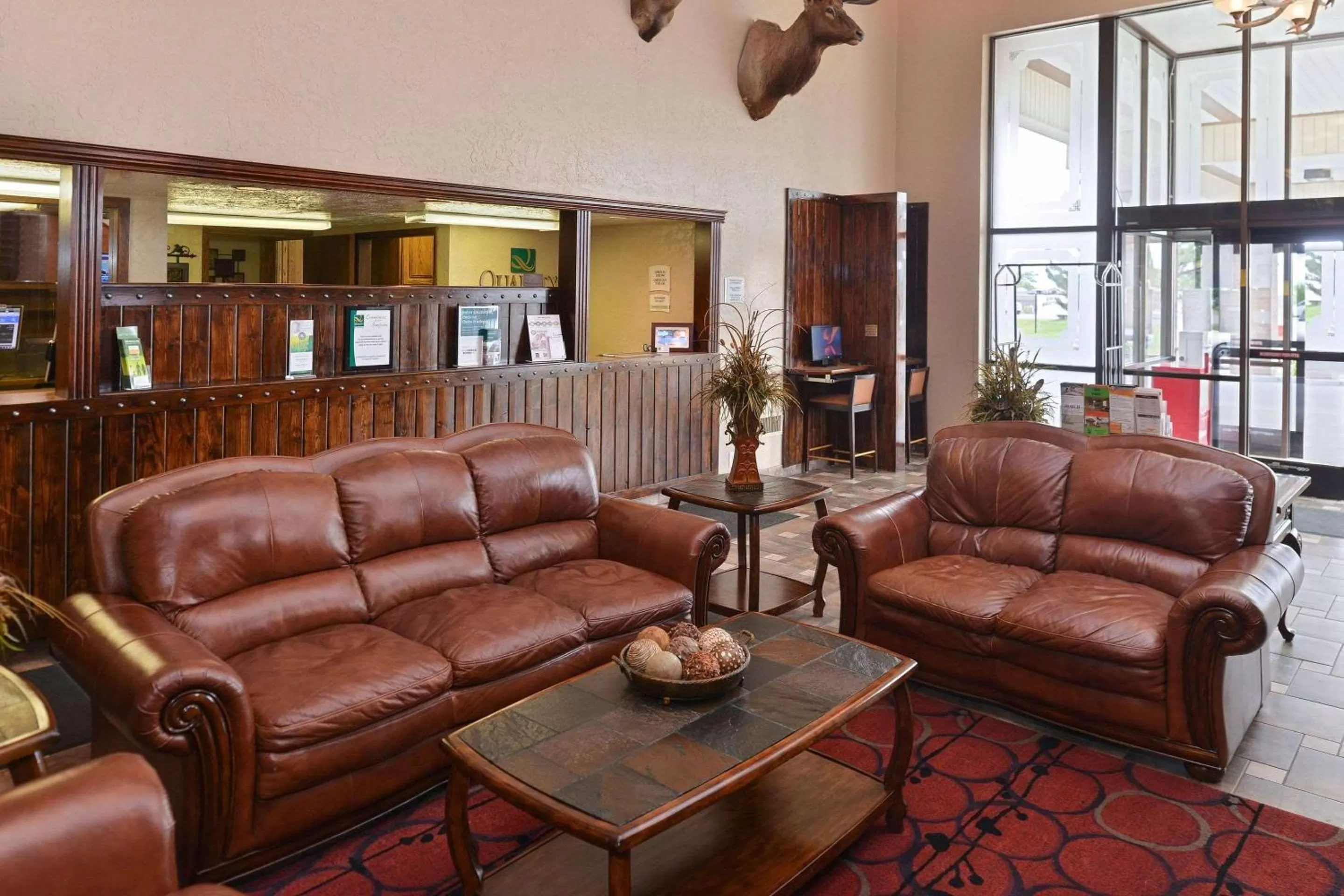 Lobby or reception in Quality Inn Vernal near Dinosaur National Monument