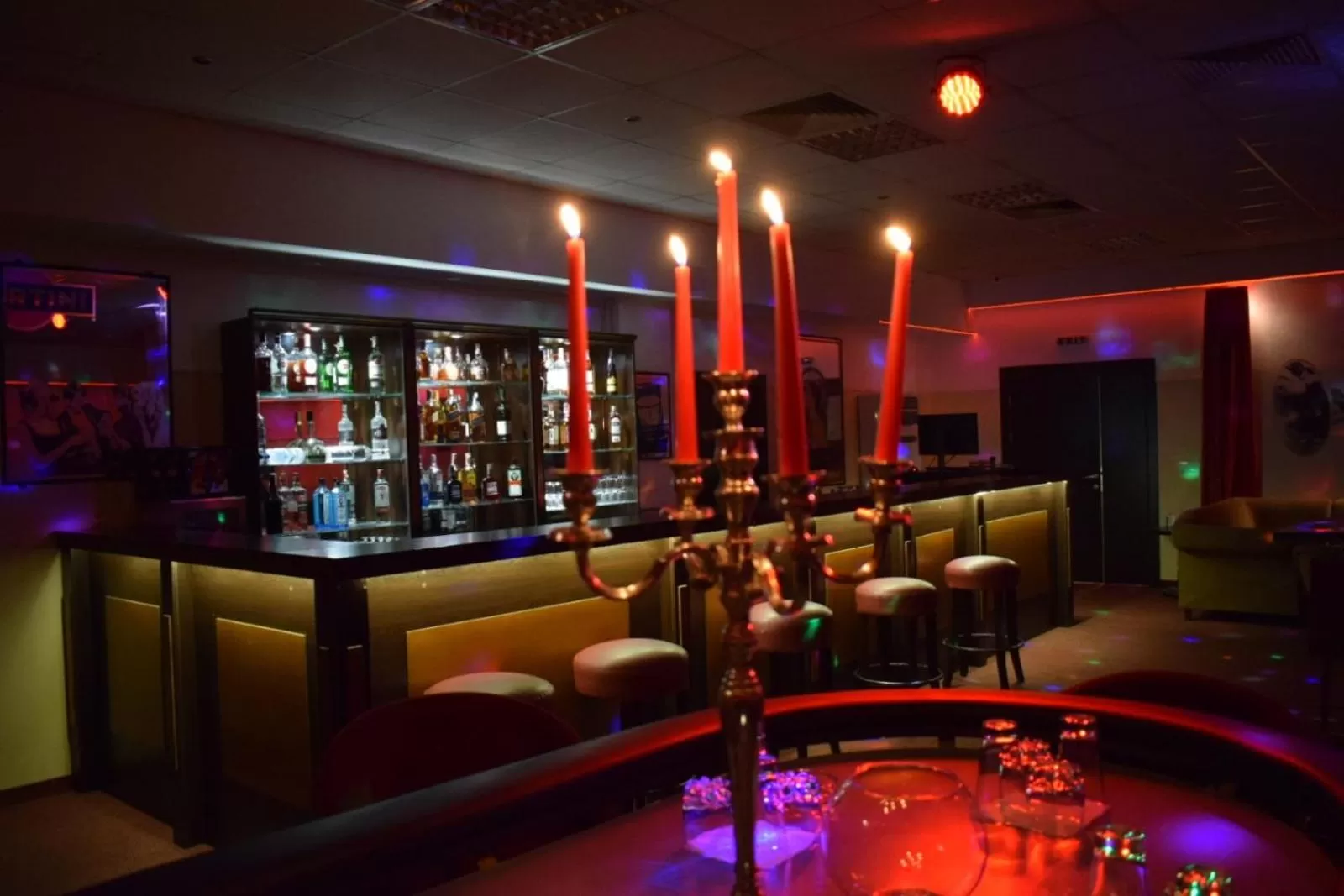 Lounge/Bar in Everest Hotel