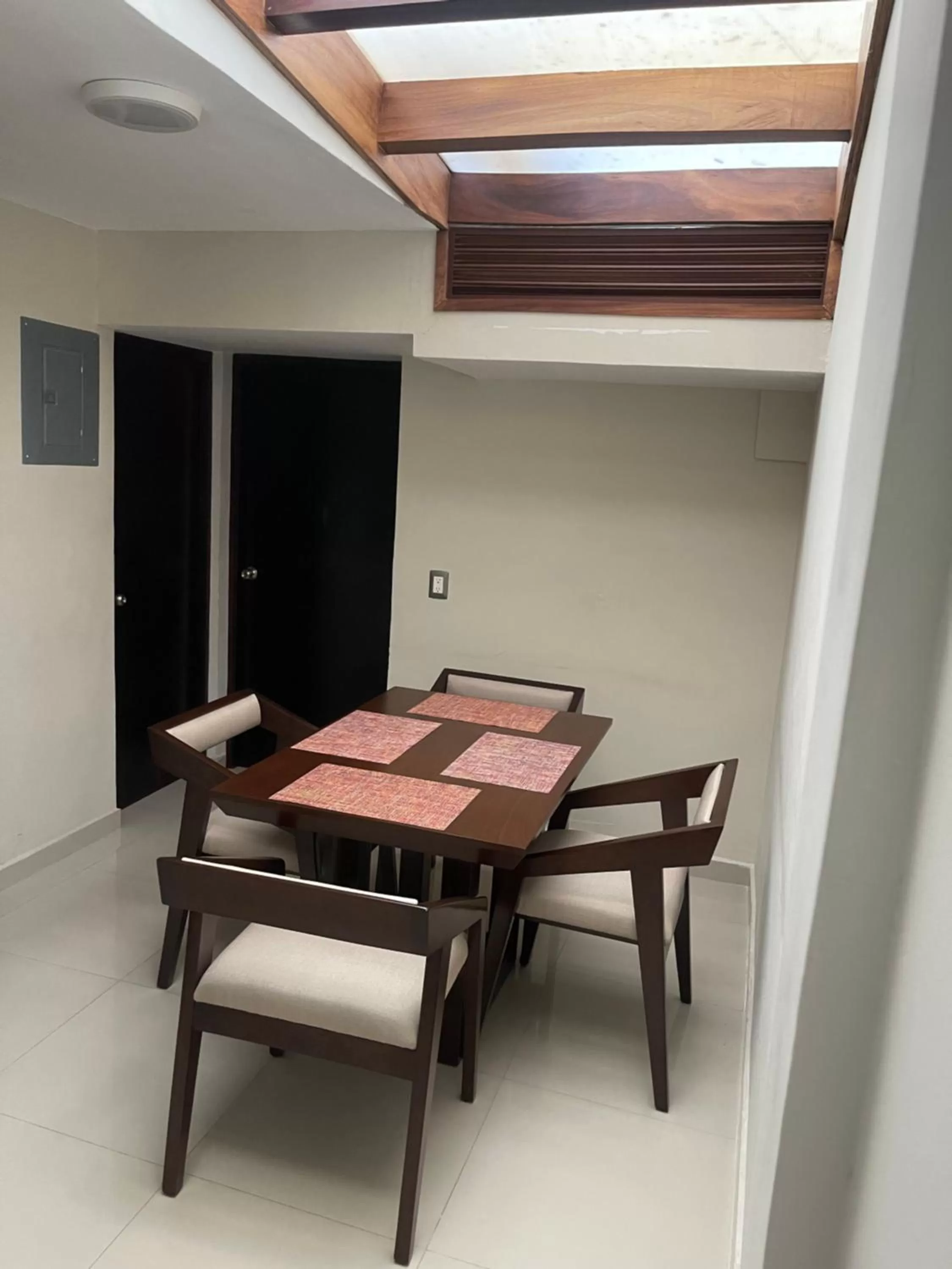 Dining area in Suites San Luis