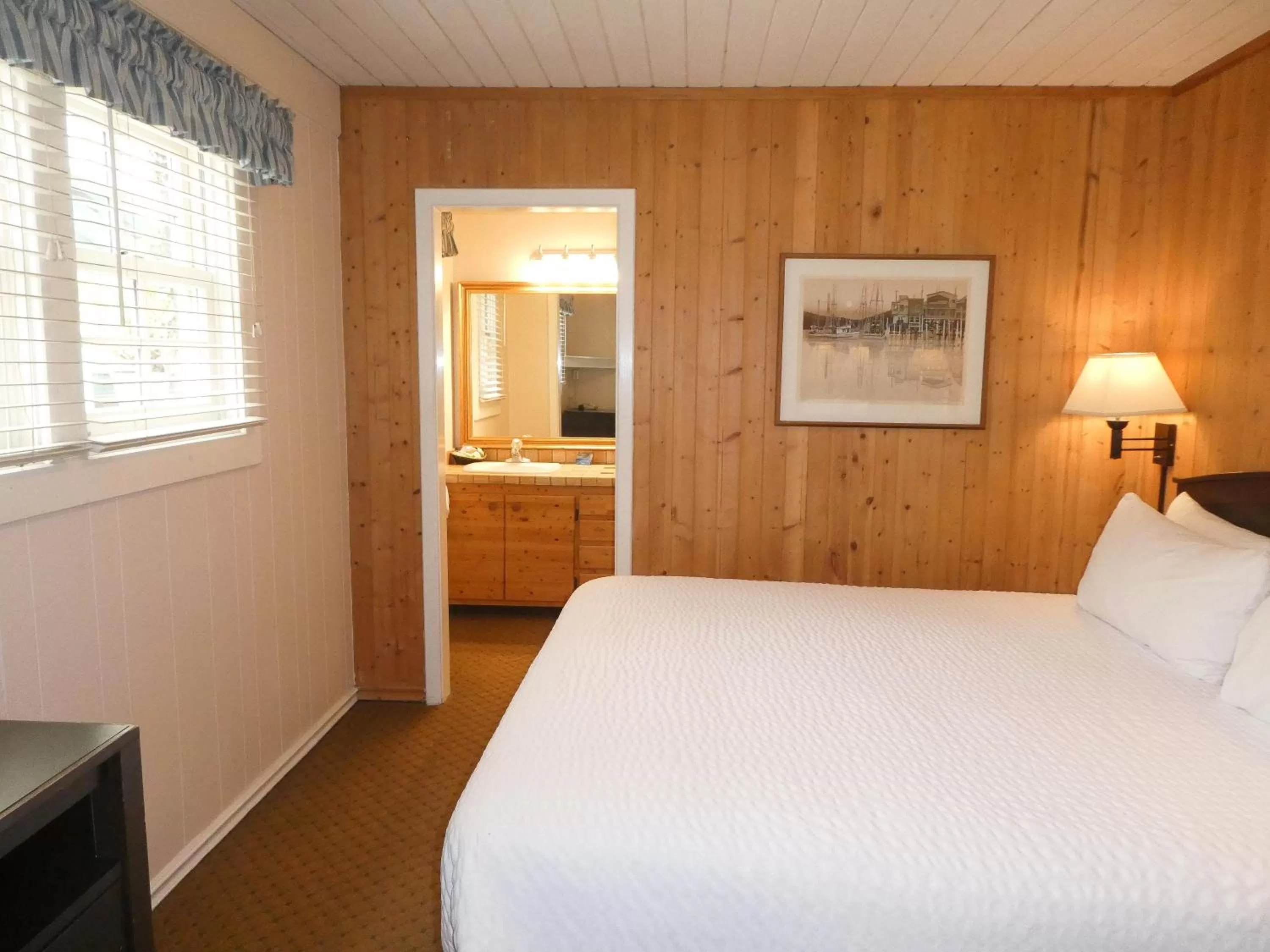 Bed in Briarwood Inn