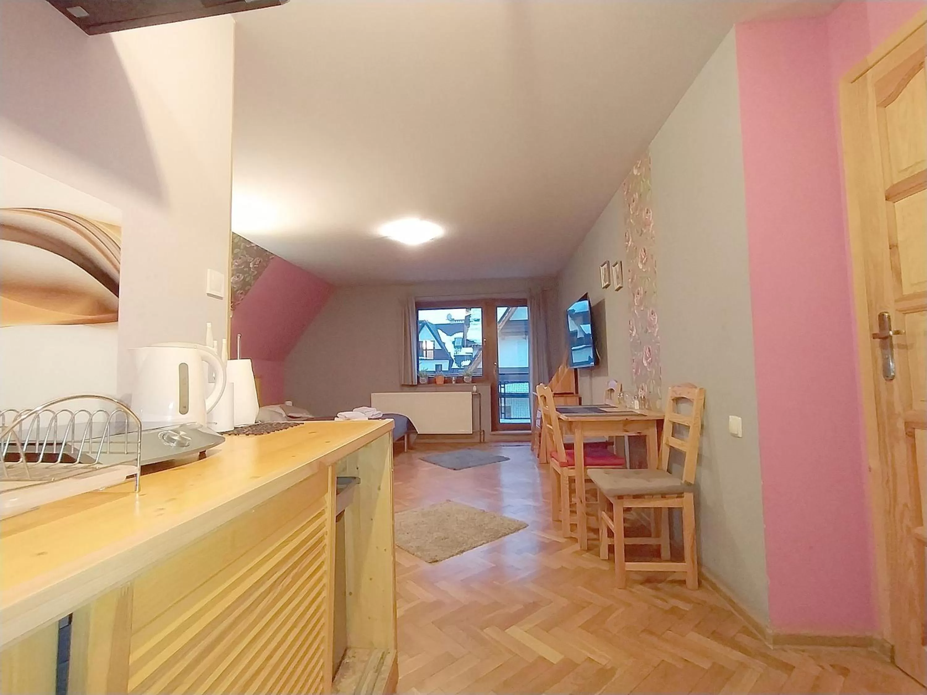 Kitchen or kitchenette in Willa Mozaika