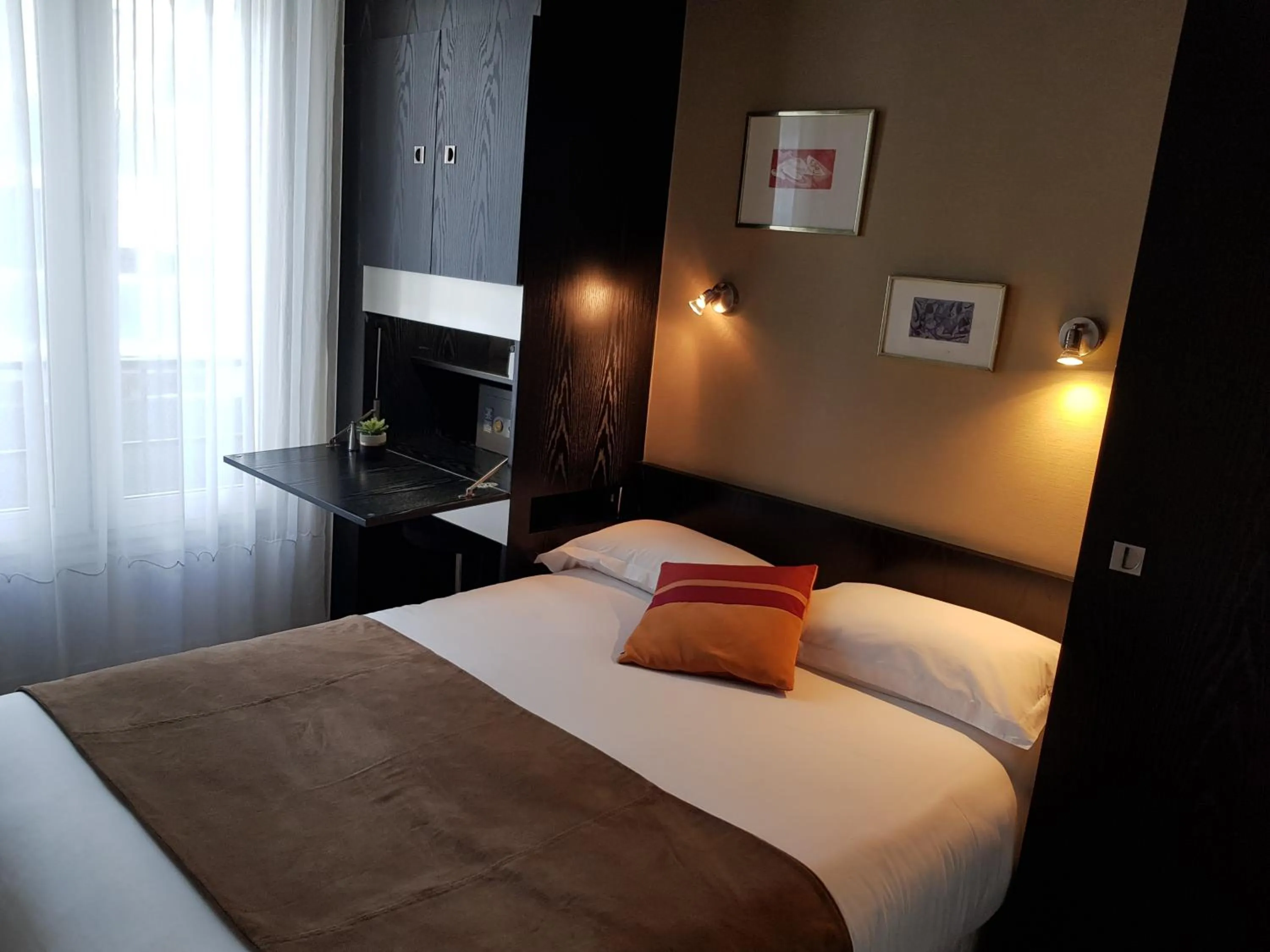 Bedroom, Bed in HOTEL ALISON