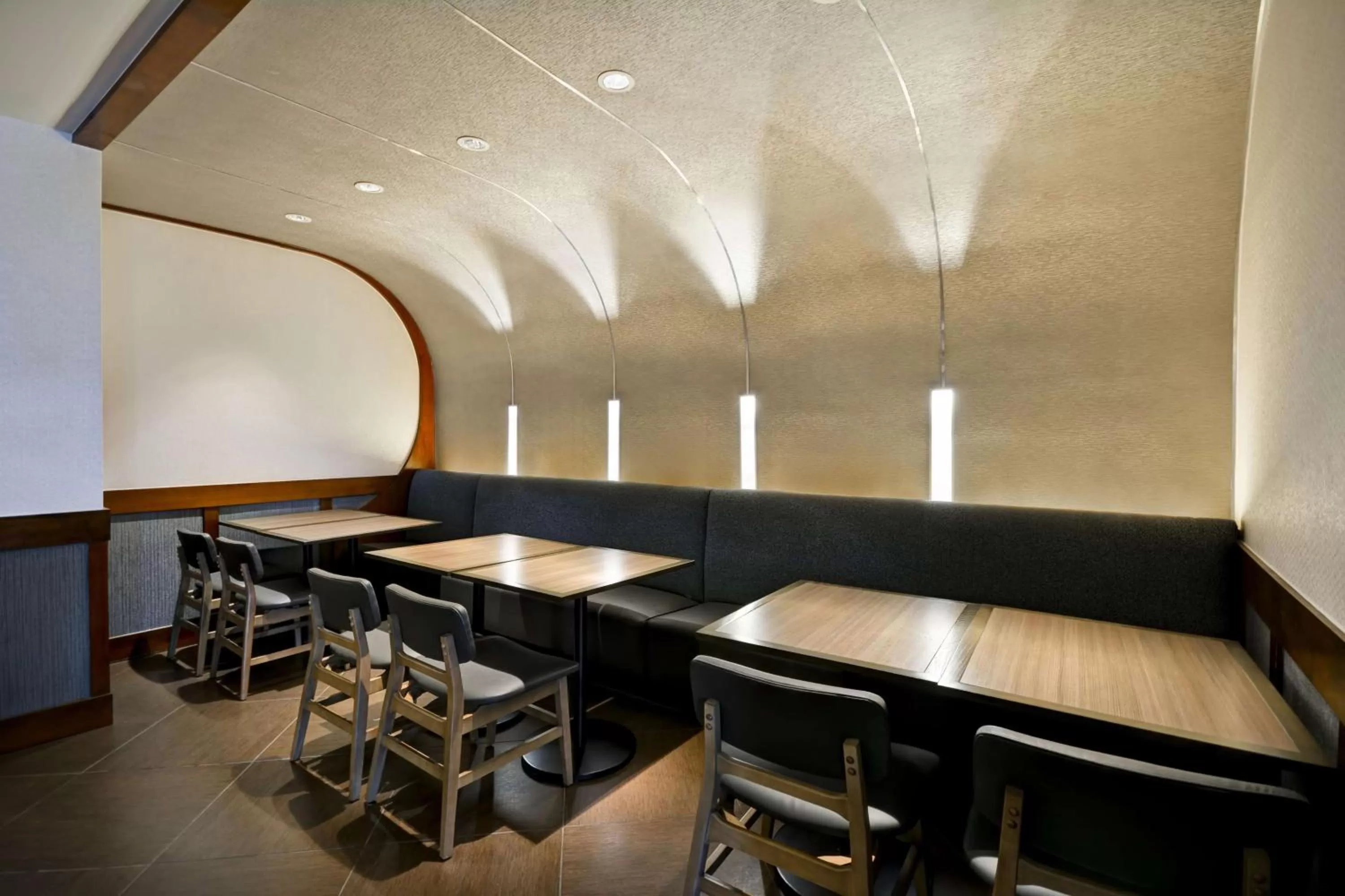 Restaurant/places to eat in Hyatt Place Columbus Worthington