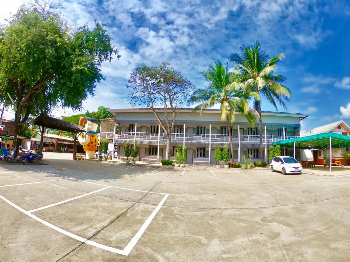 Staff, Property Building in Prawdao Resort