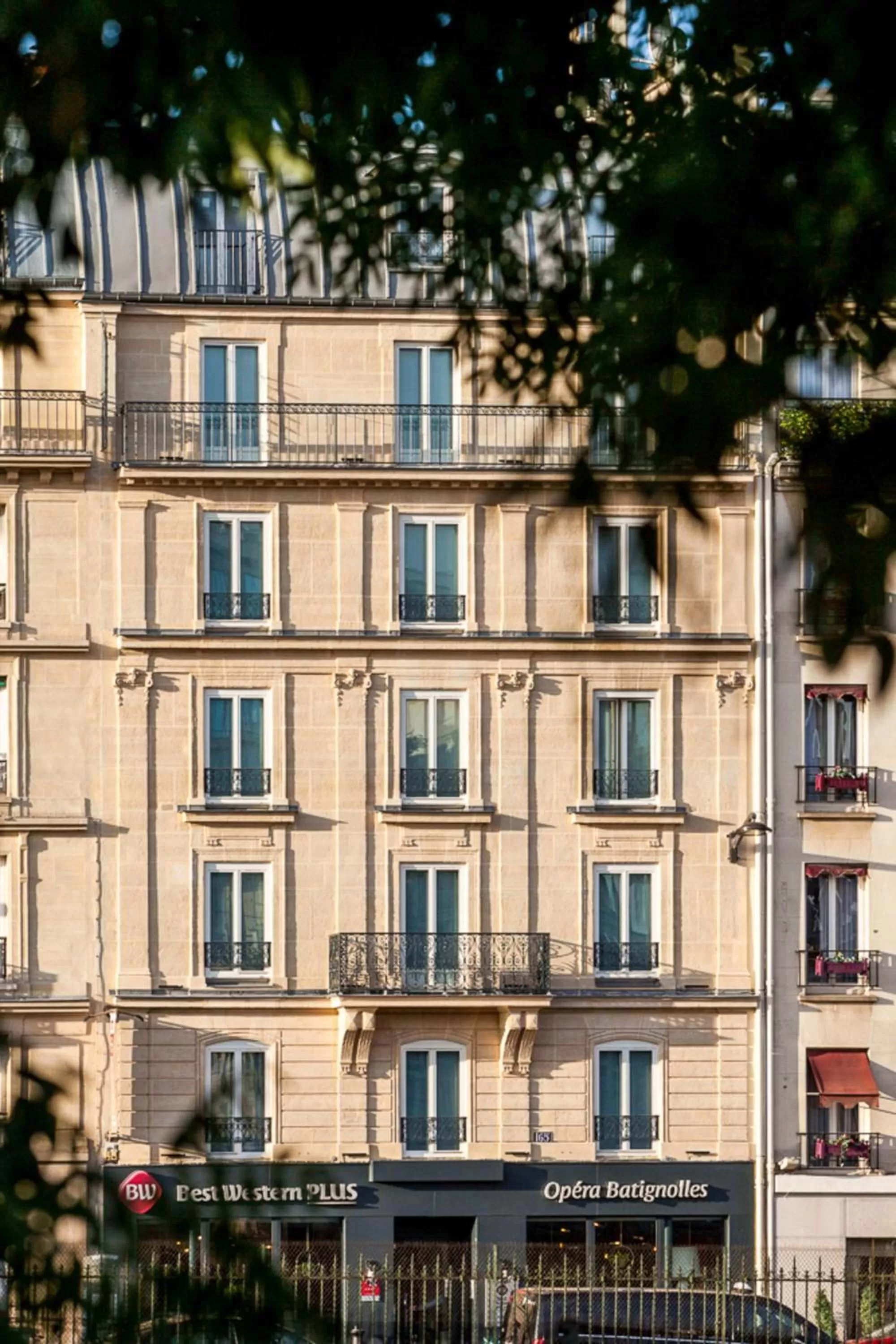 Property building in Best Western Plus Opéra Batignolles