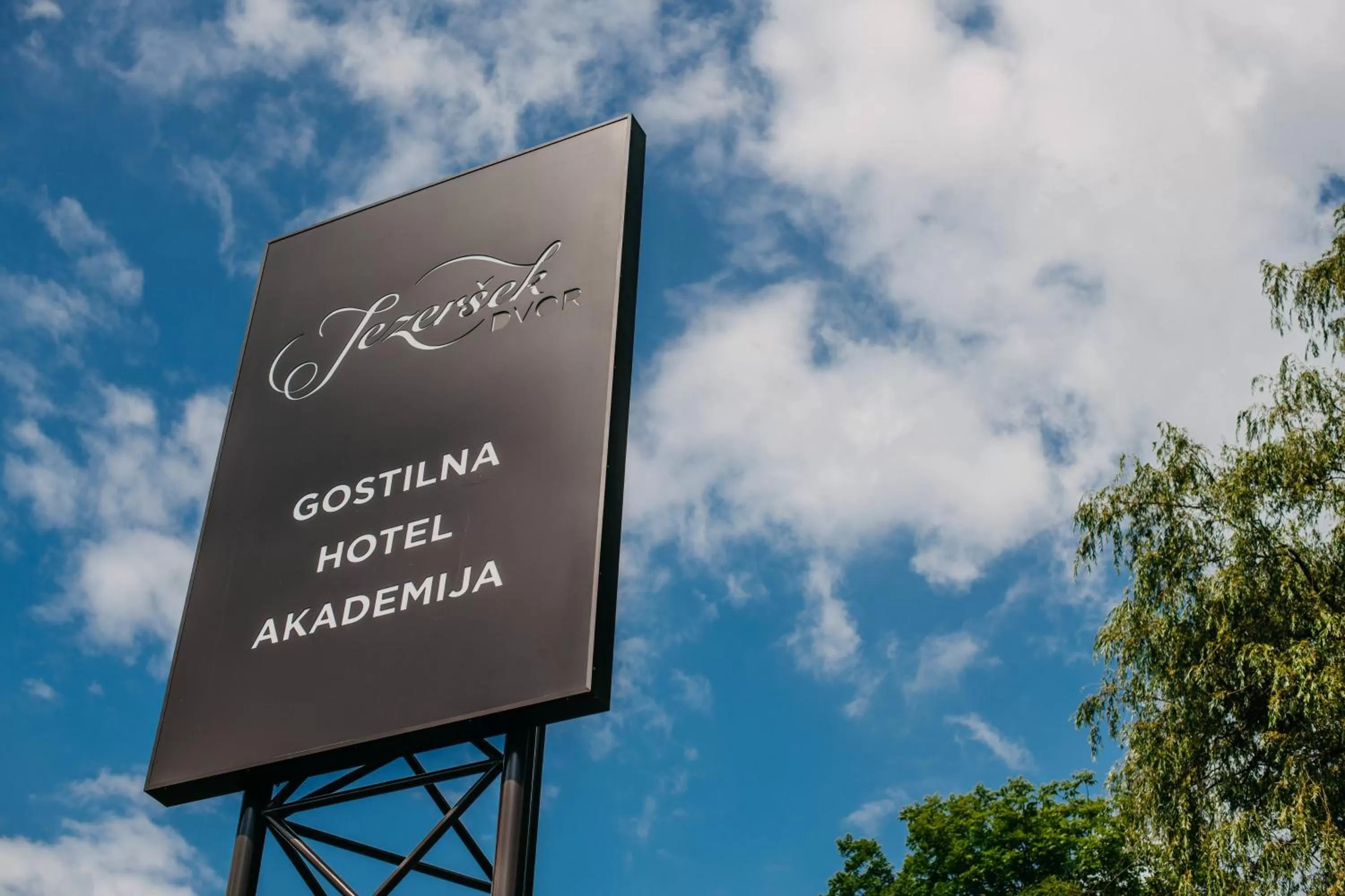 Day in Hotel Dvor Jezersek Brnik