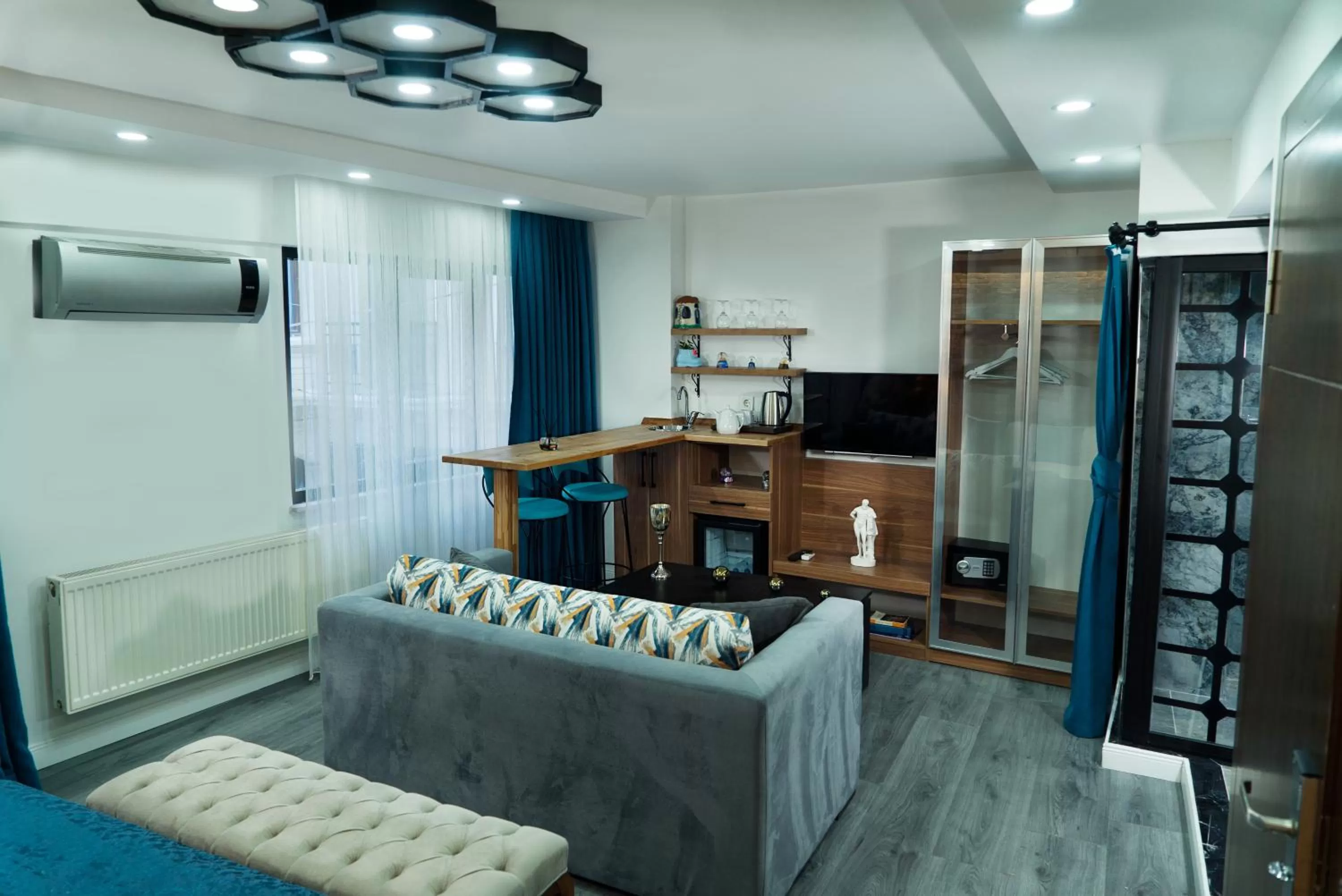 TV and multimedia in Taksim Yazıcı Residence
