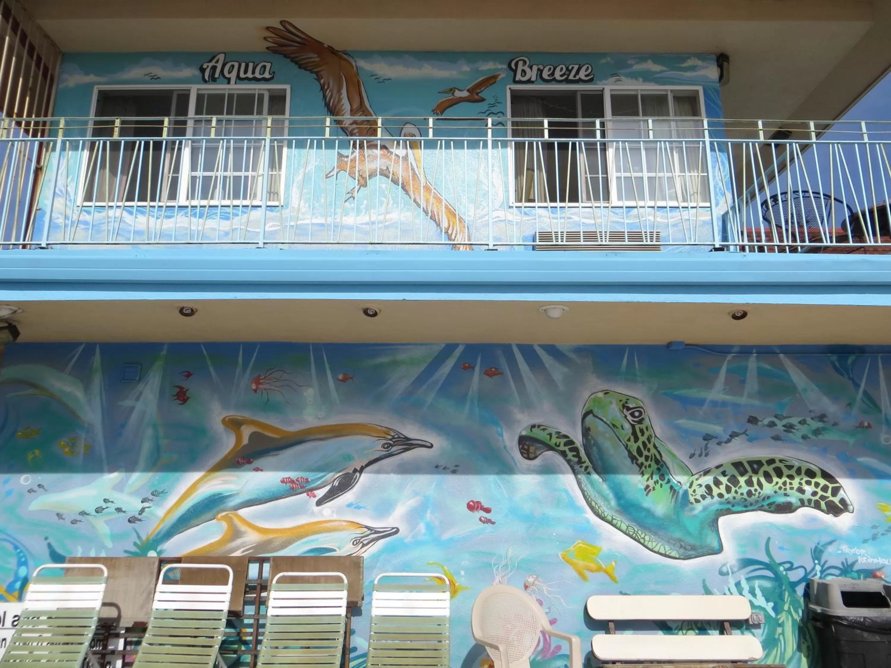 Facade/entrance in Aqua Breeze Inn