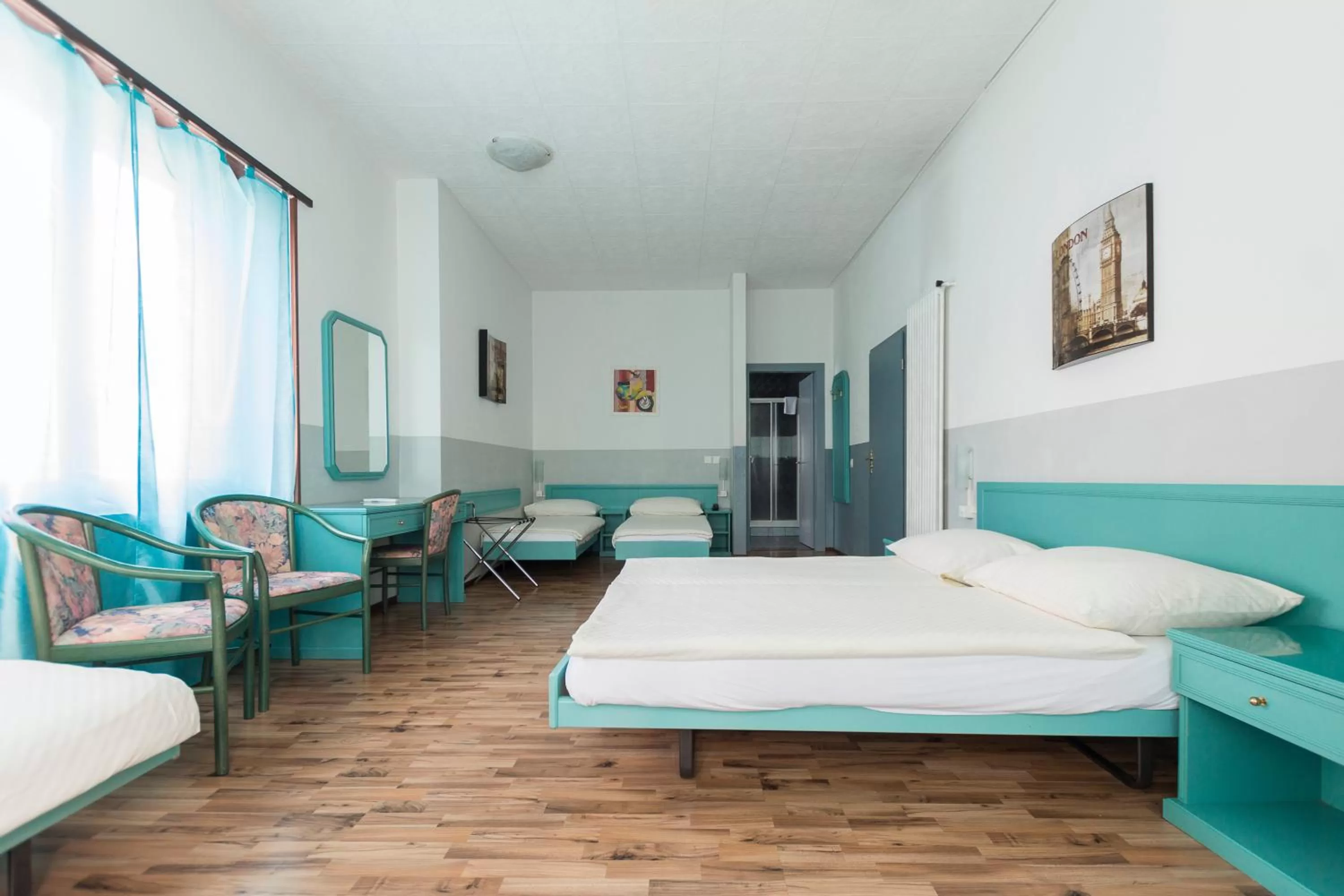 Shower, Bed in HB Lugano Center