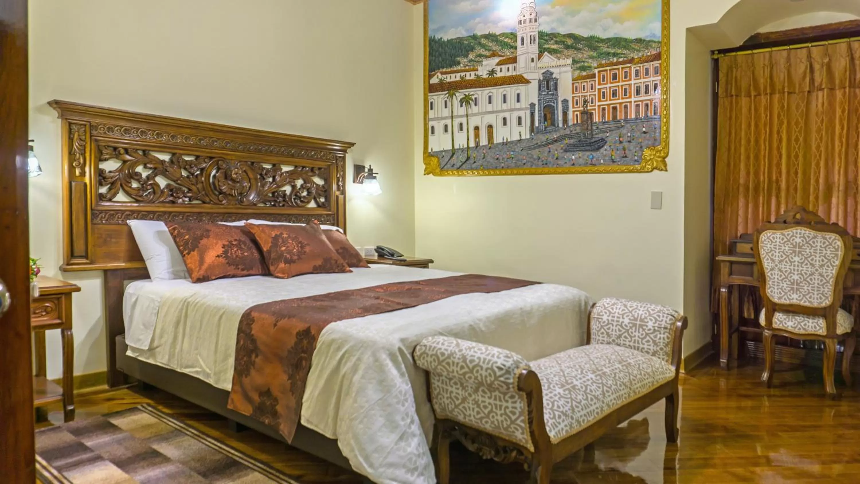 Photo of the whole room, Bed in Hotel La Basílica Quito