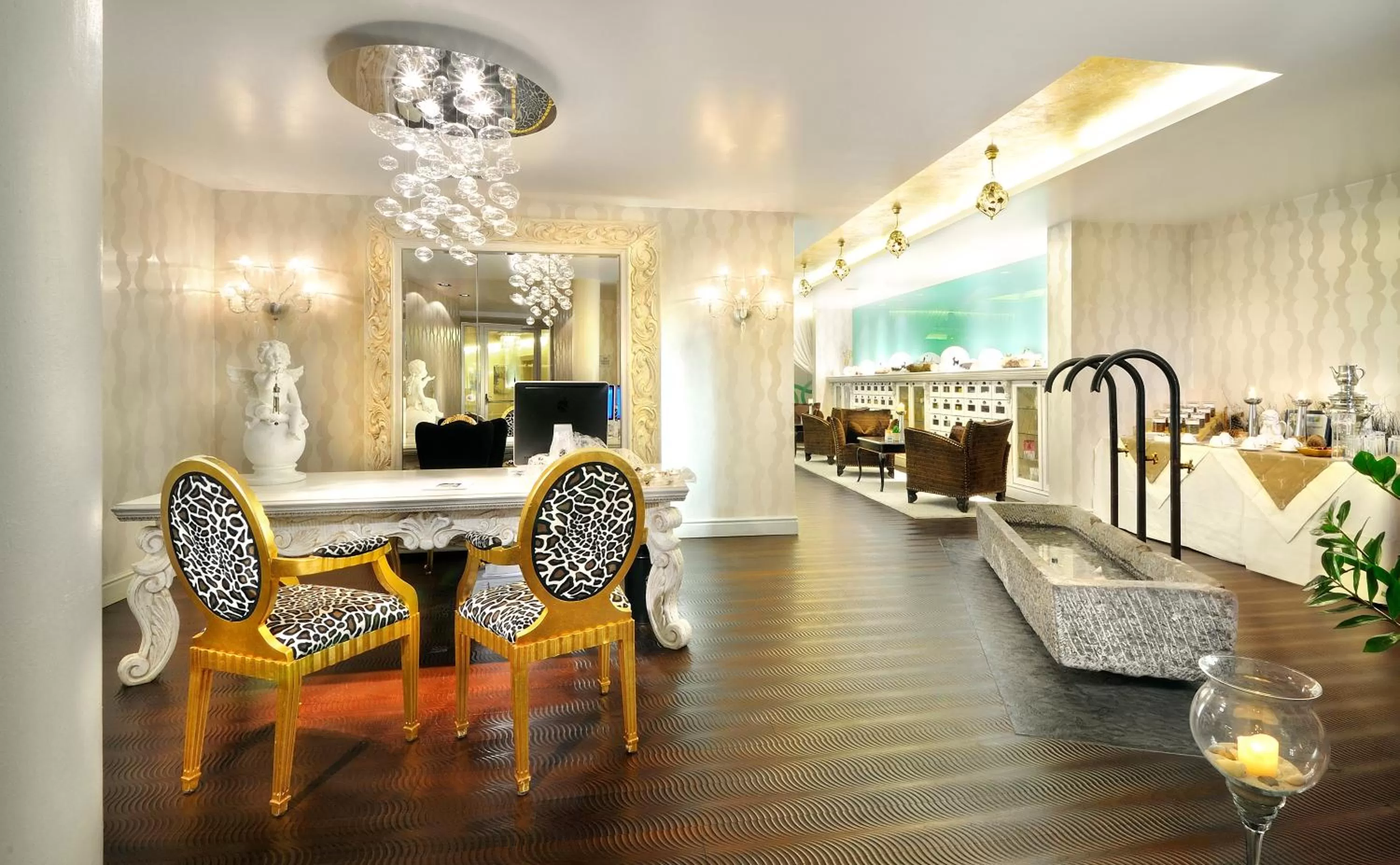 Lounge or bar in Stammhaus im Hotel Alpine Palace