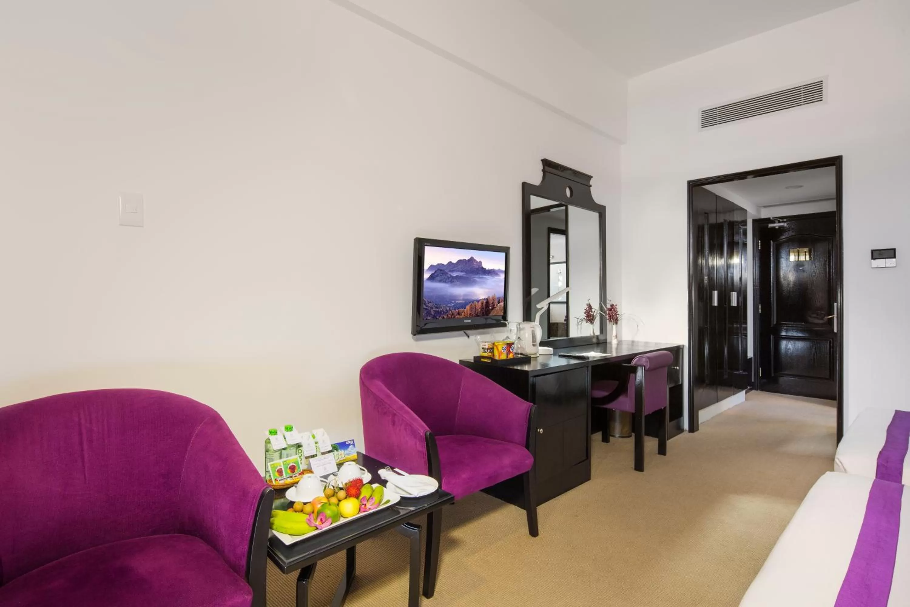 hair dresser, Bed in TTC Hotel Can Tho