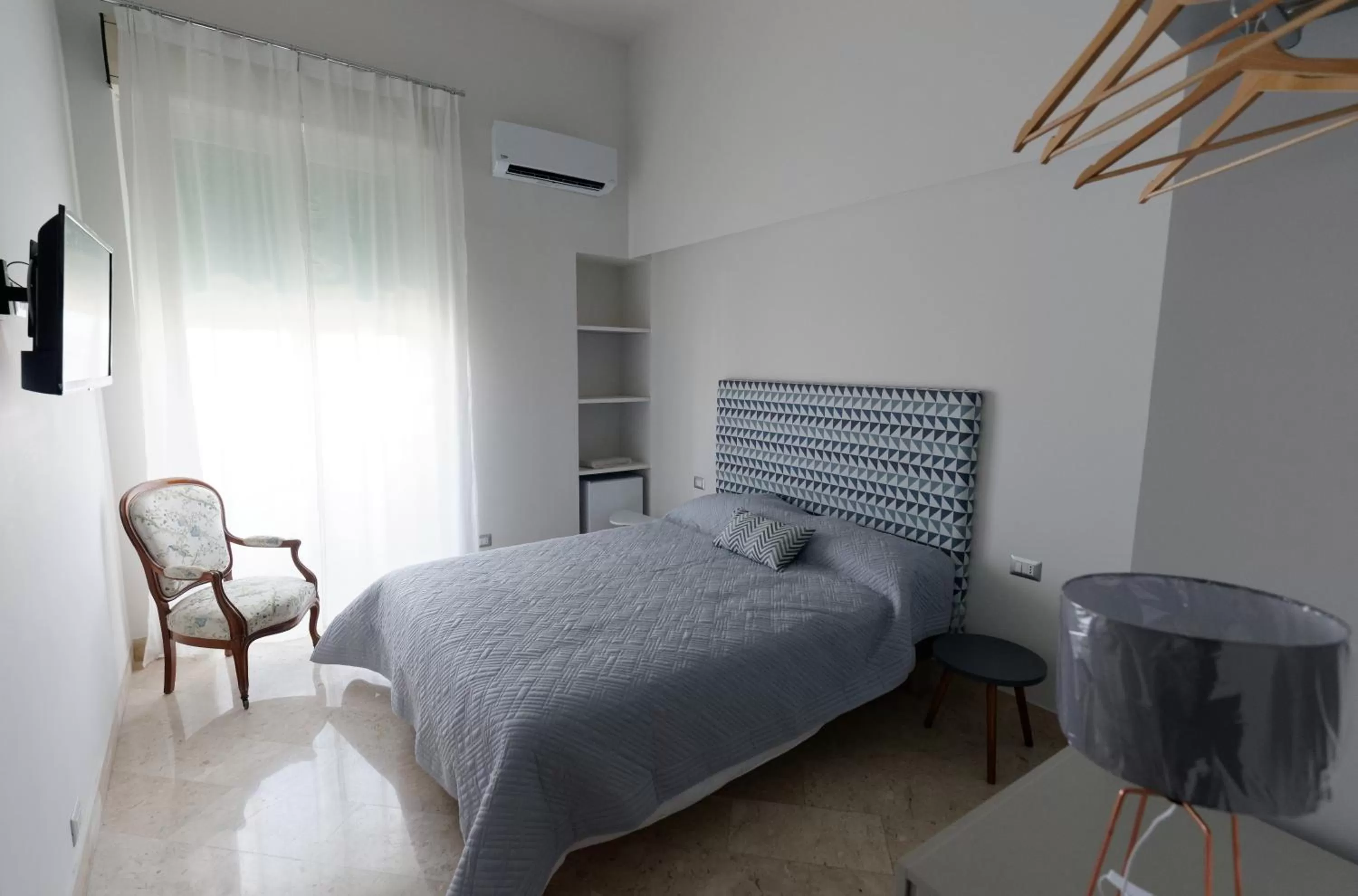 Photo of the whole room, Bed in B&B Questa casa non e'un albergo