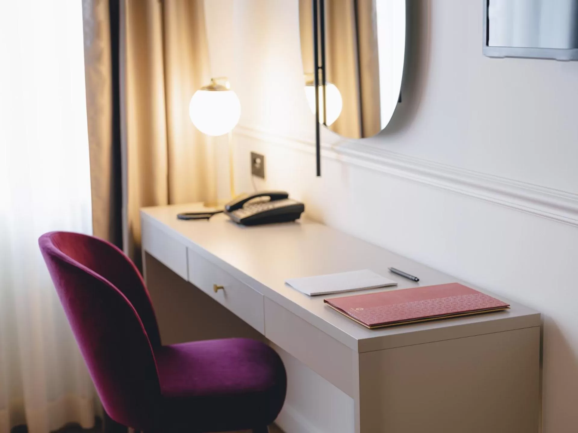 Seating area in Hotel Heritage