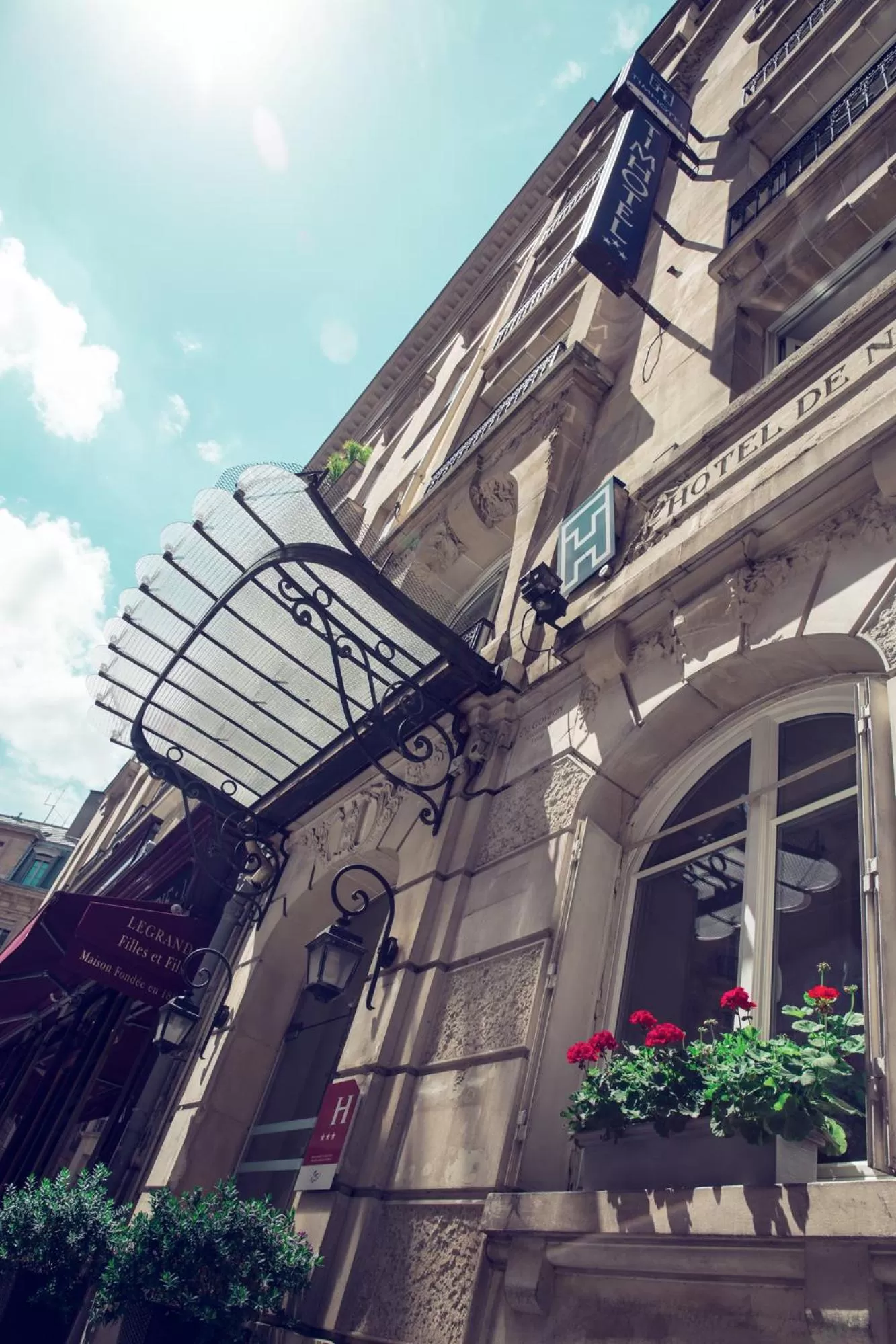 Facade/entrance in Timhotel Palais Royal