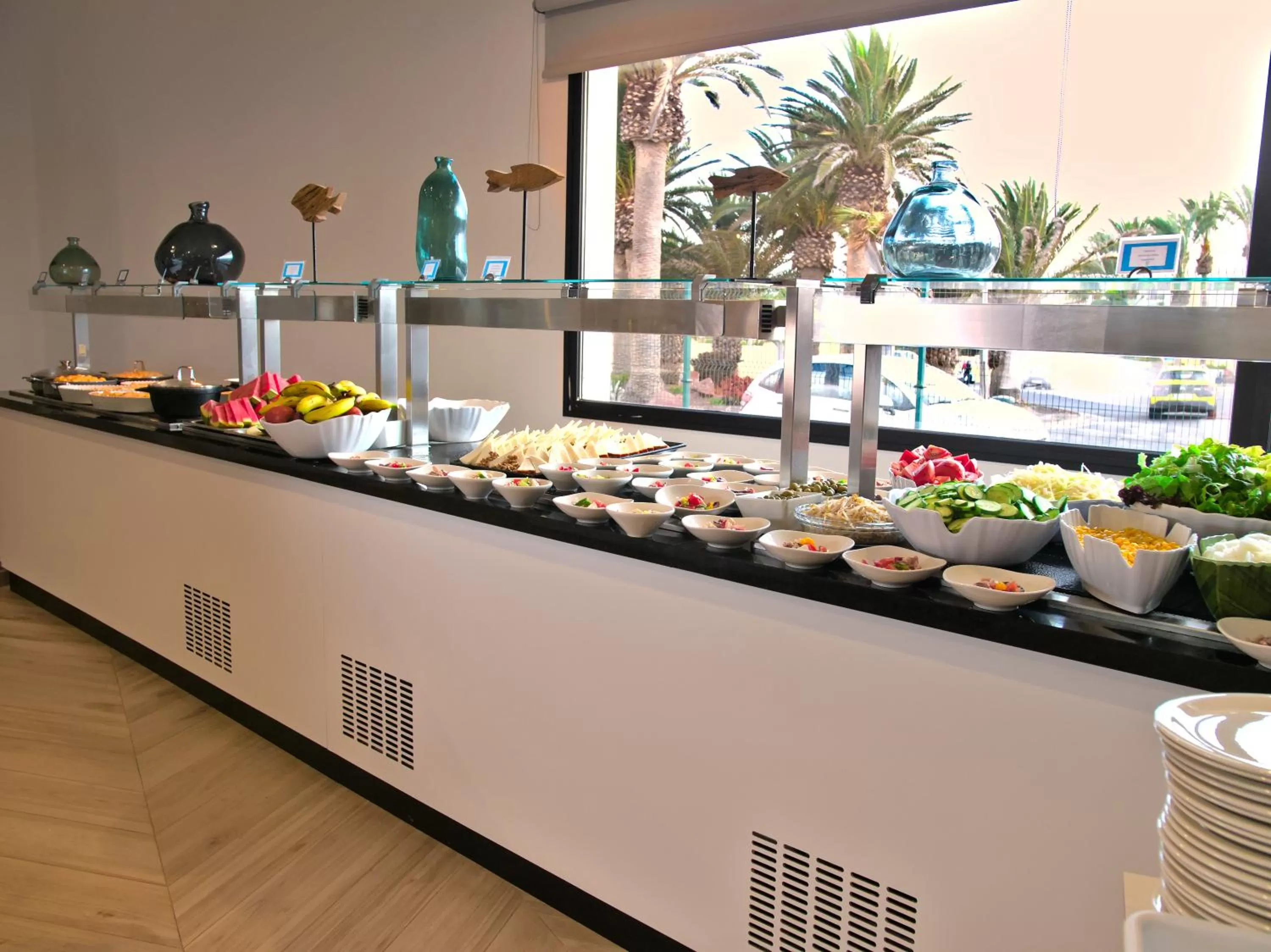 Restaurant/places to eat in Hotel Taimar