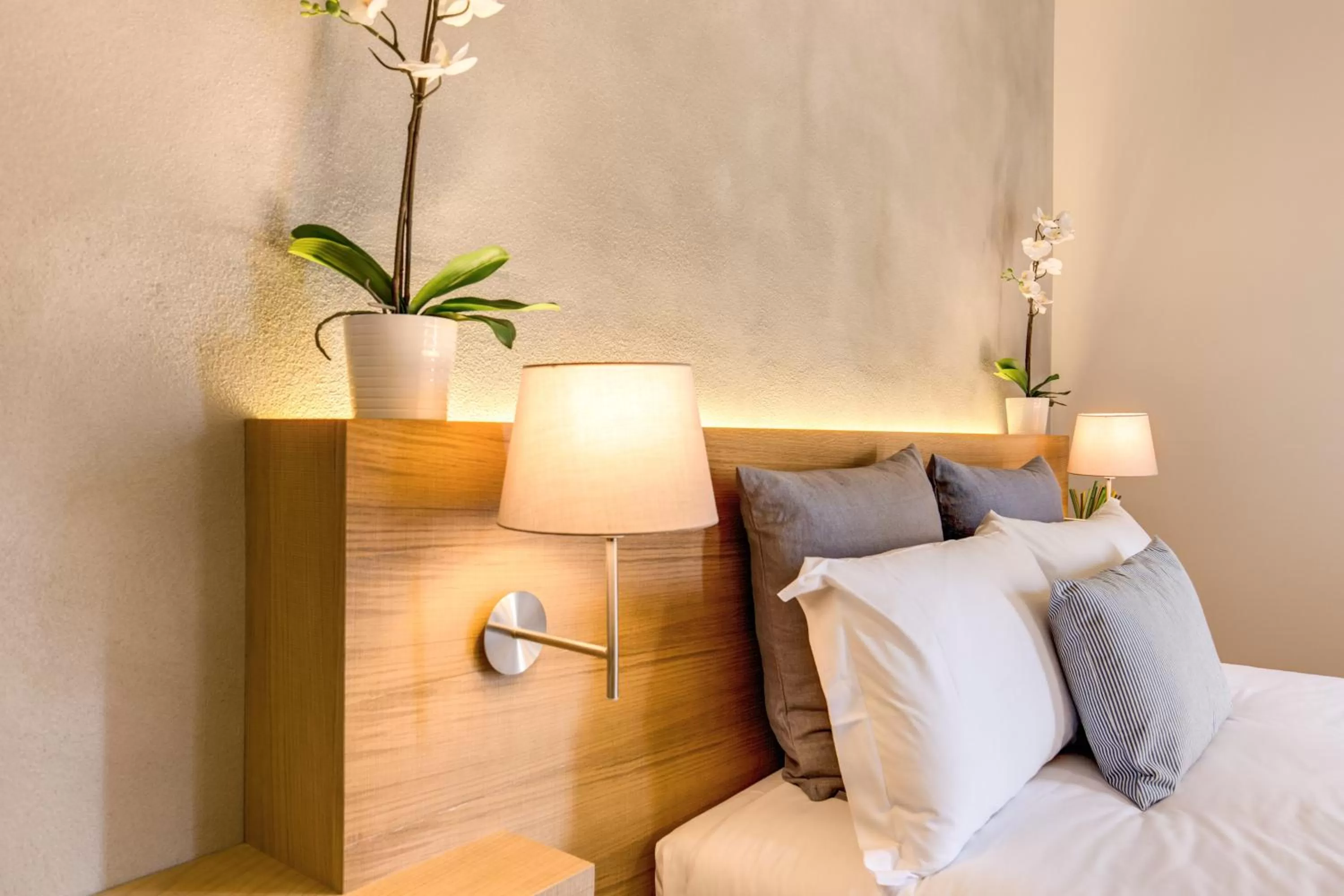 Decorative detail, Bed in The Spanish Suite Campo de' Fiori