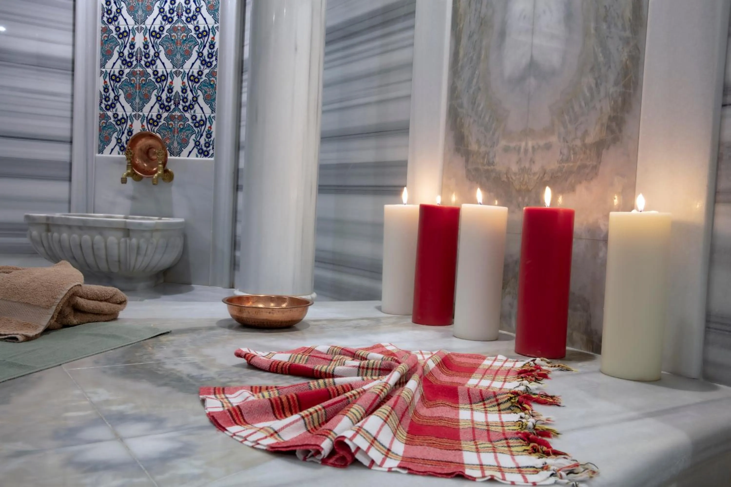 Public Bath in Dosso Dossi Hotels Old City