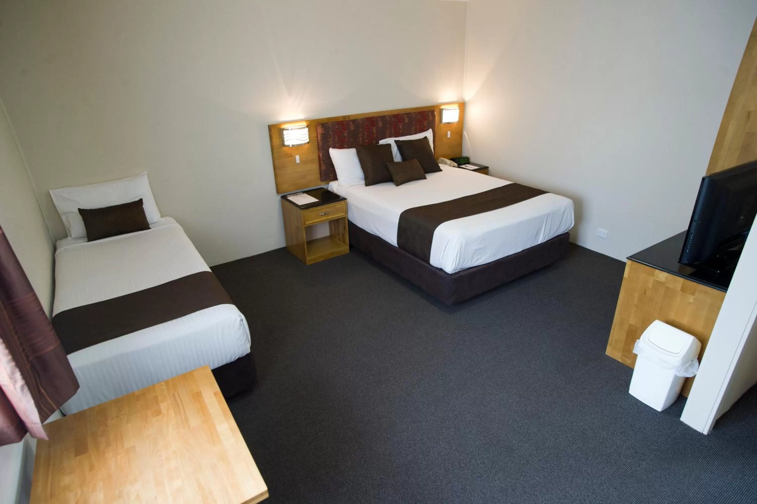 Photo of the whole room, Bed in Noah's Mid City Motor Inn Muswellbrook
