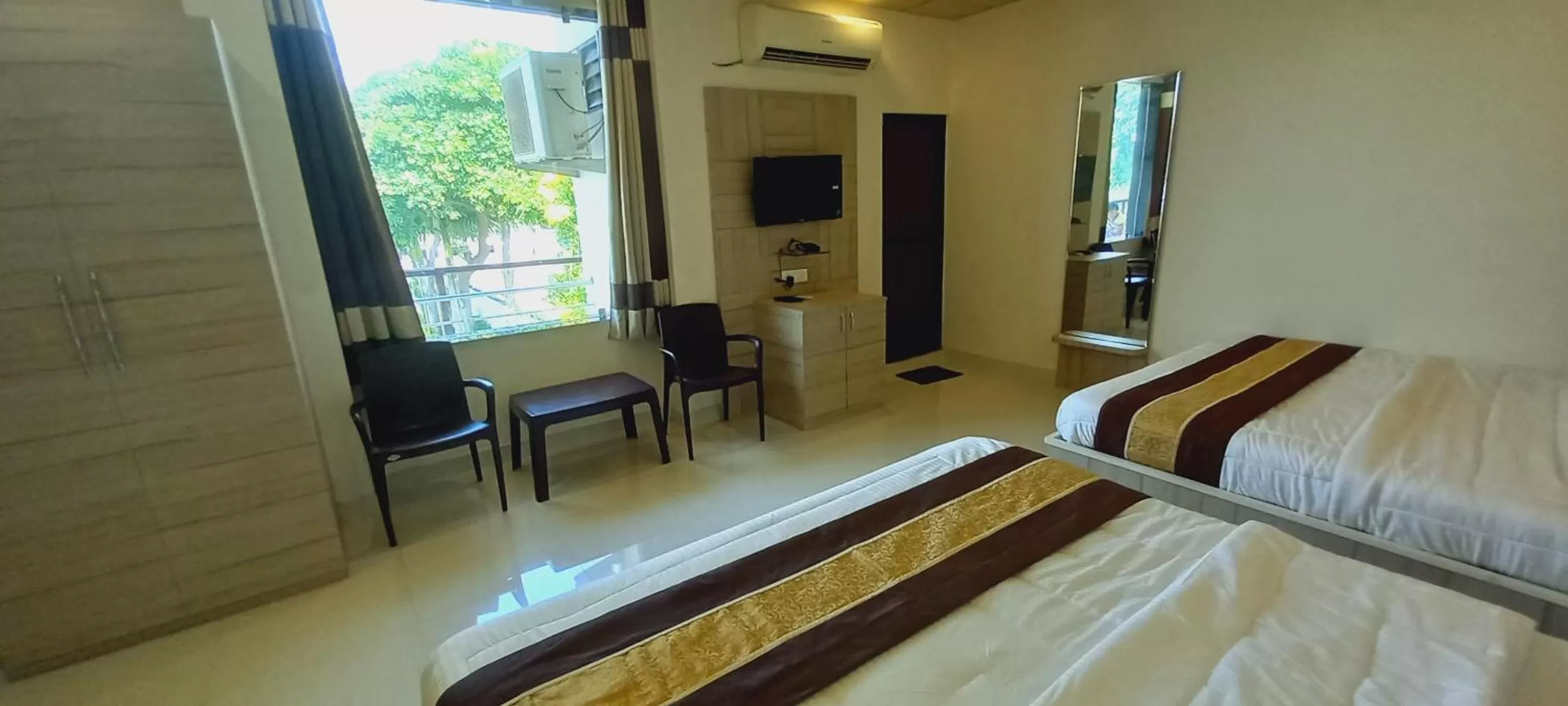 TV and multimedia, Bed in Sanjog Resort