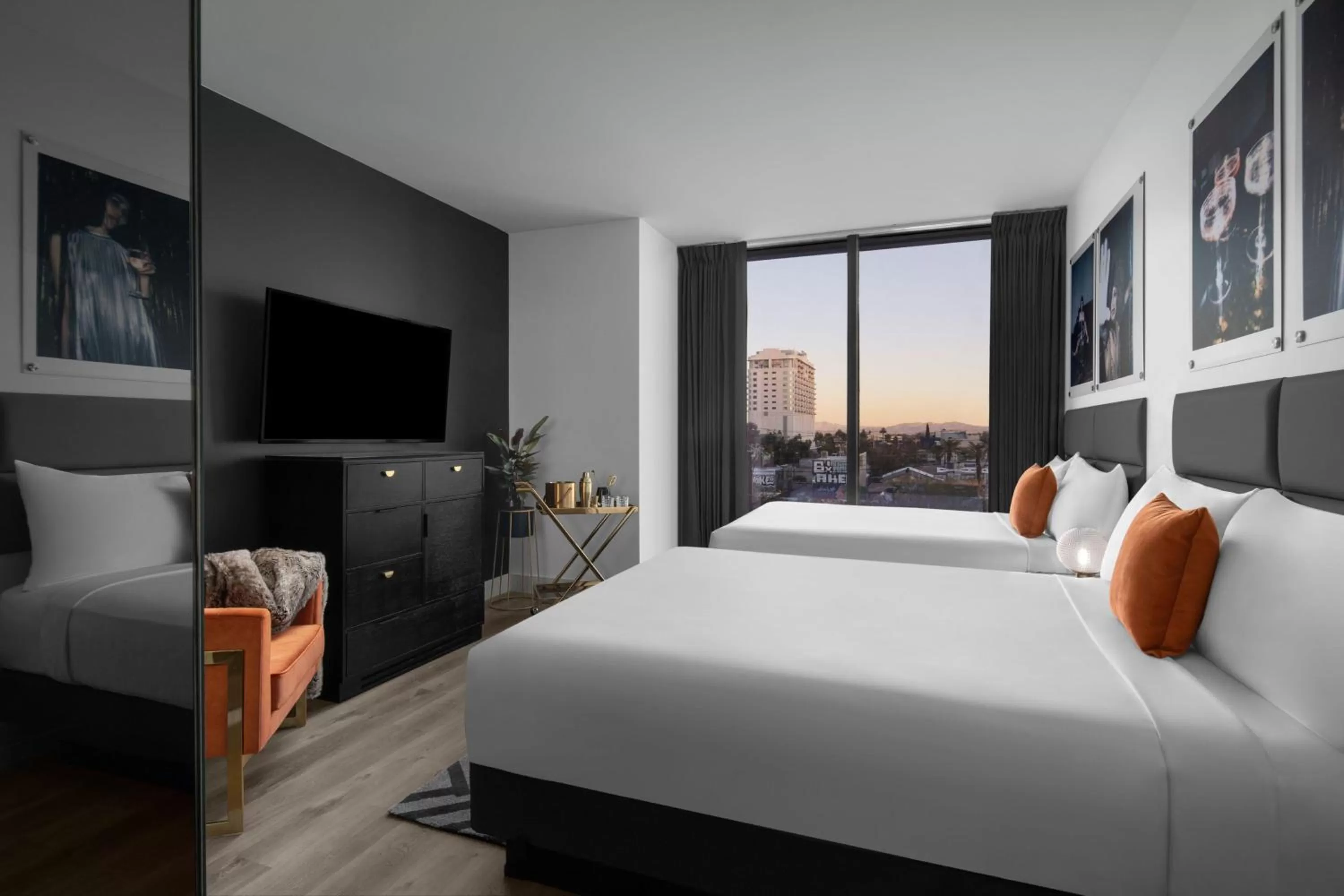 Photo of the whole room, Bed in The ENGLiSH Hotel, Las Vegas, a Tribute Portfolio Hotel