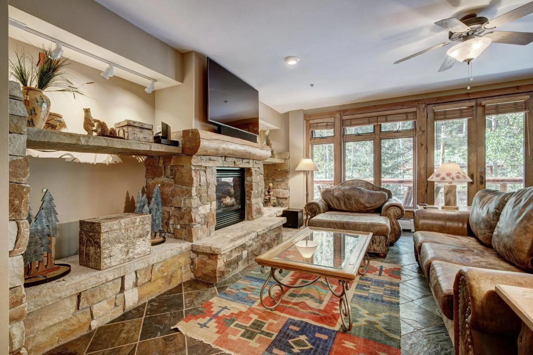 Living room in Timbers & Lone Eagle by Vail Resorts