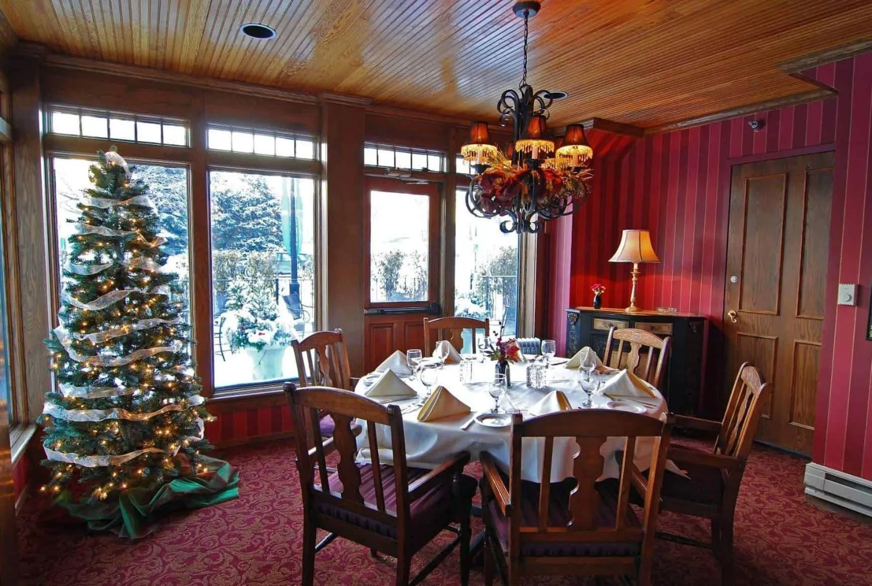 Dining area in Nicollet Island Inn