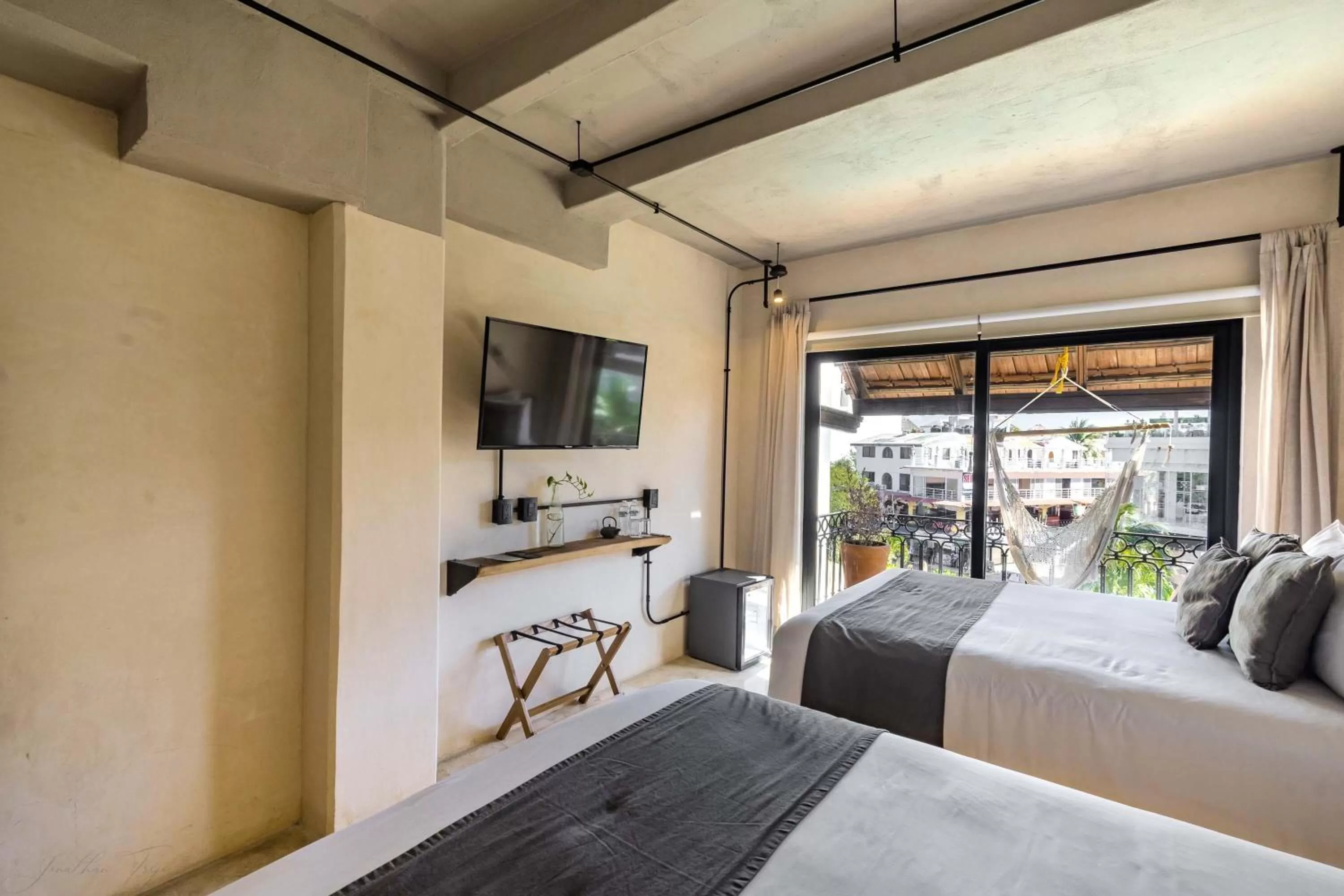 Deluxe Double Room with Balcony in Caribbean Paradise Hotel & Spa - 5th Avenue