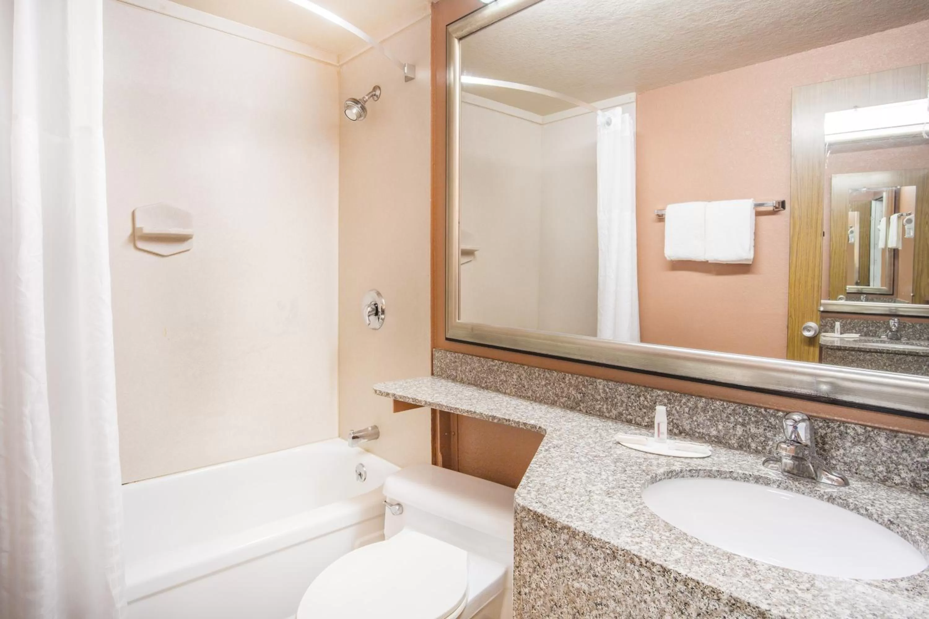 King Room - Non-Smoking in Super 8 by Wyndham Daleville/Roanoke