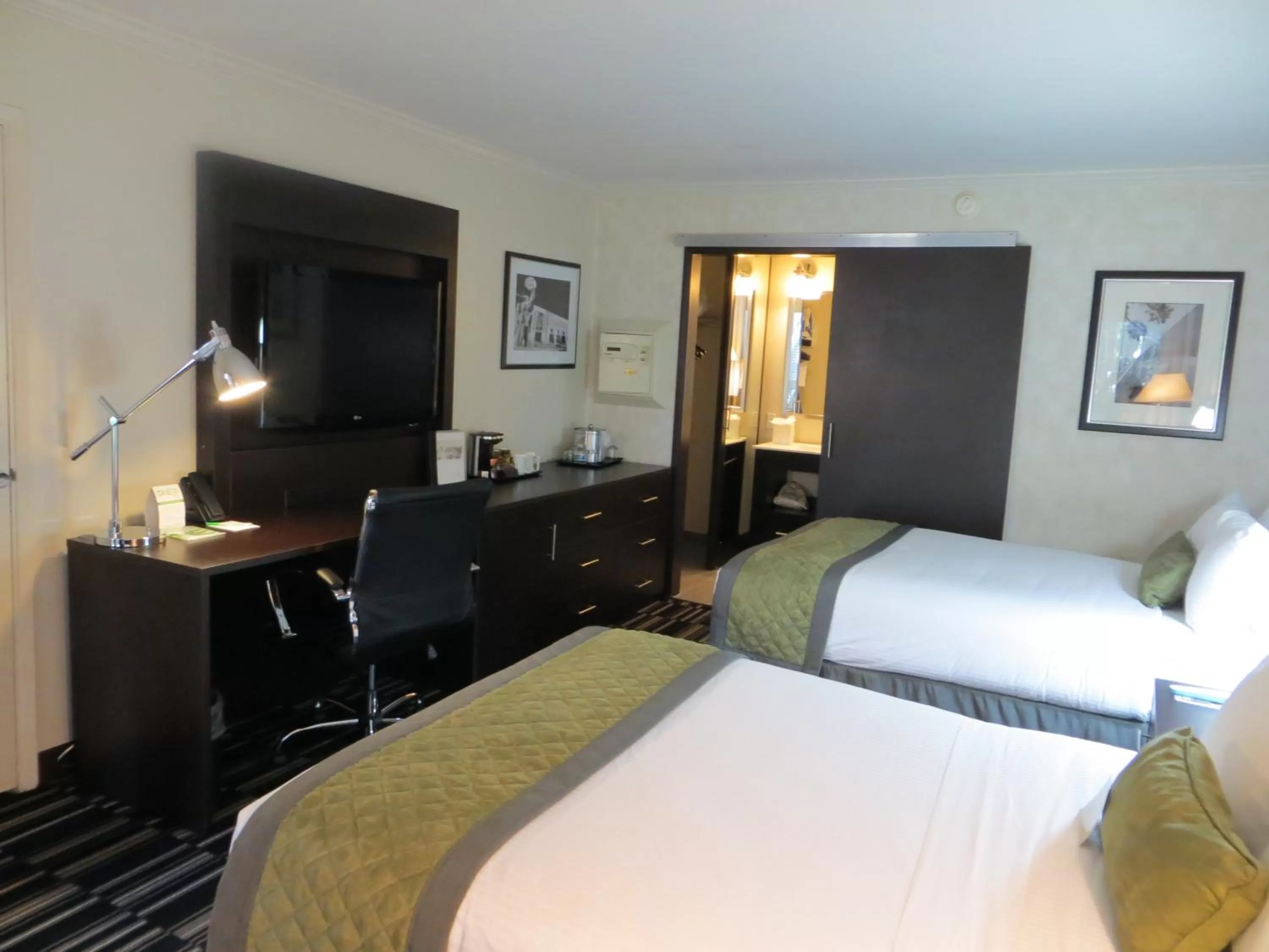 Deluxe Queen Room with Two Queen Beds in Wyndham Garden San Jose Airport