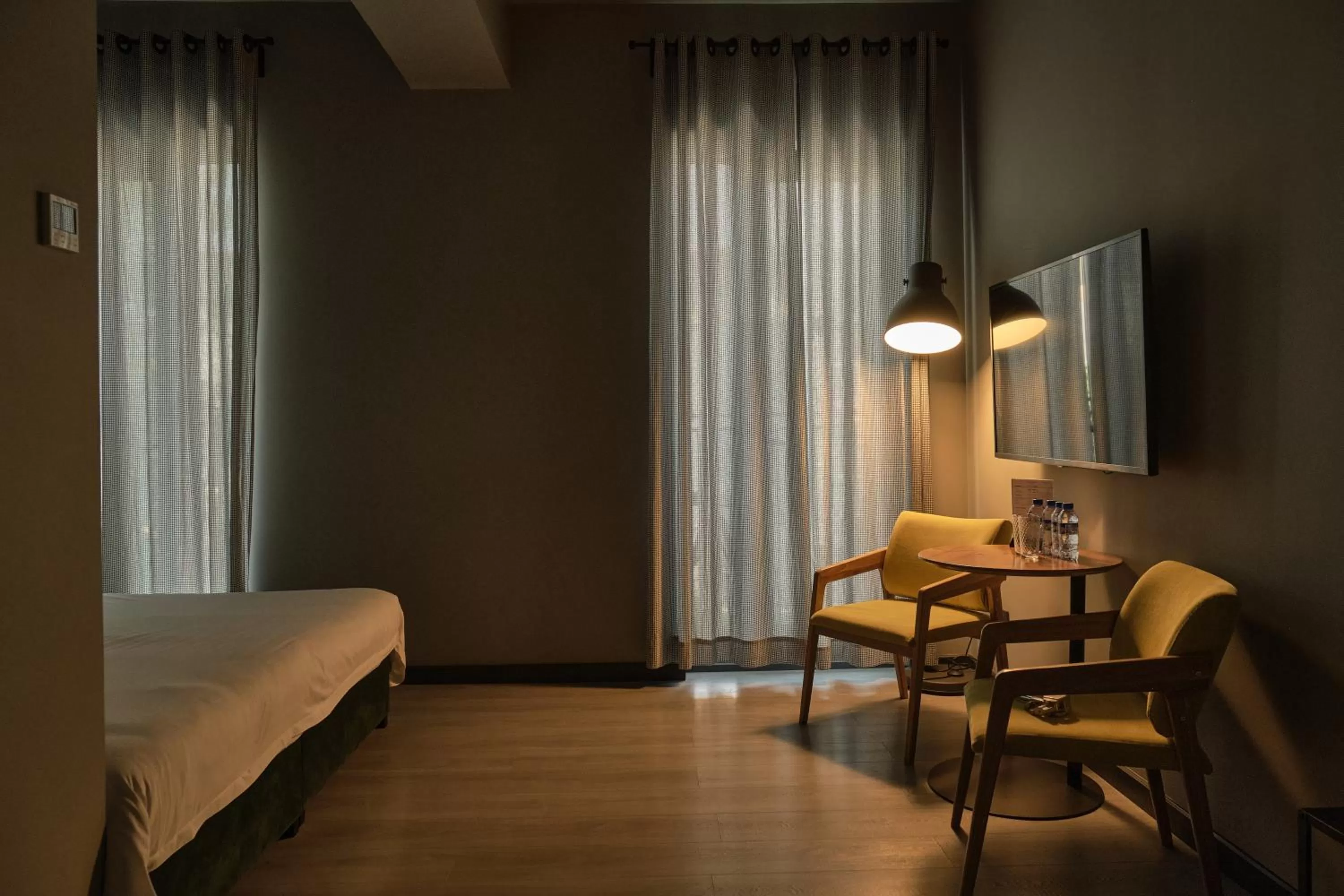 Photo of the whole room, Seating Area in Sapiens Hotel