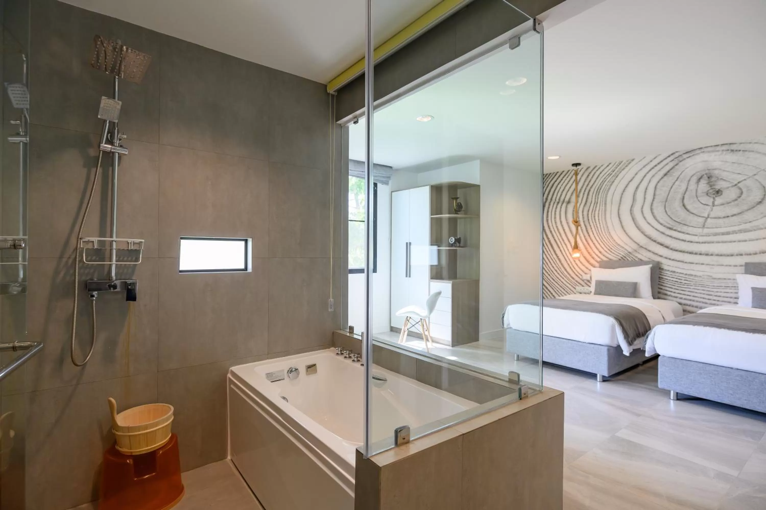 Bathroom, Bed in Benviar Tonson Residence