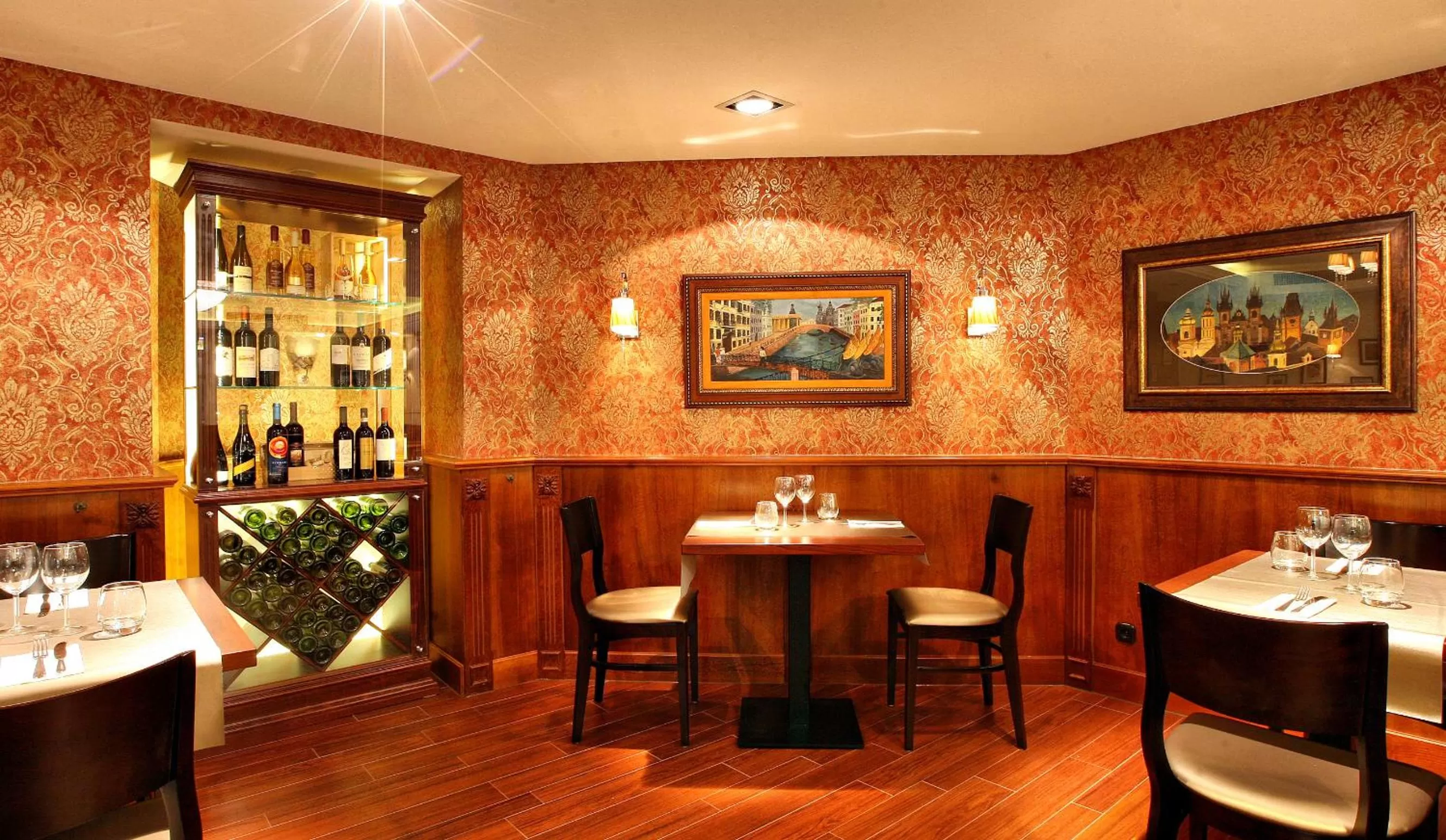 Restaurant/places to eat in Gold Hotel Budapest