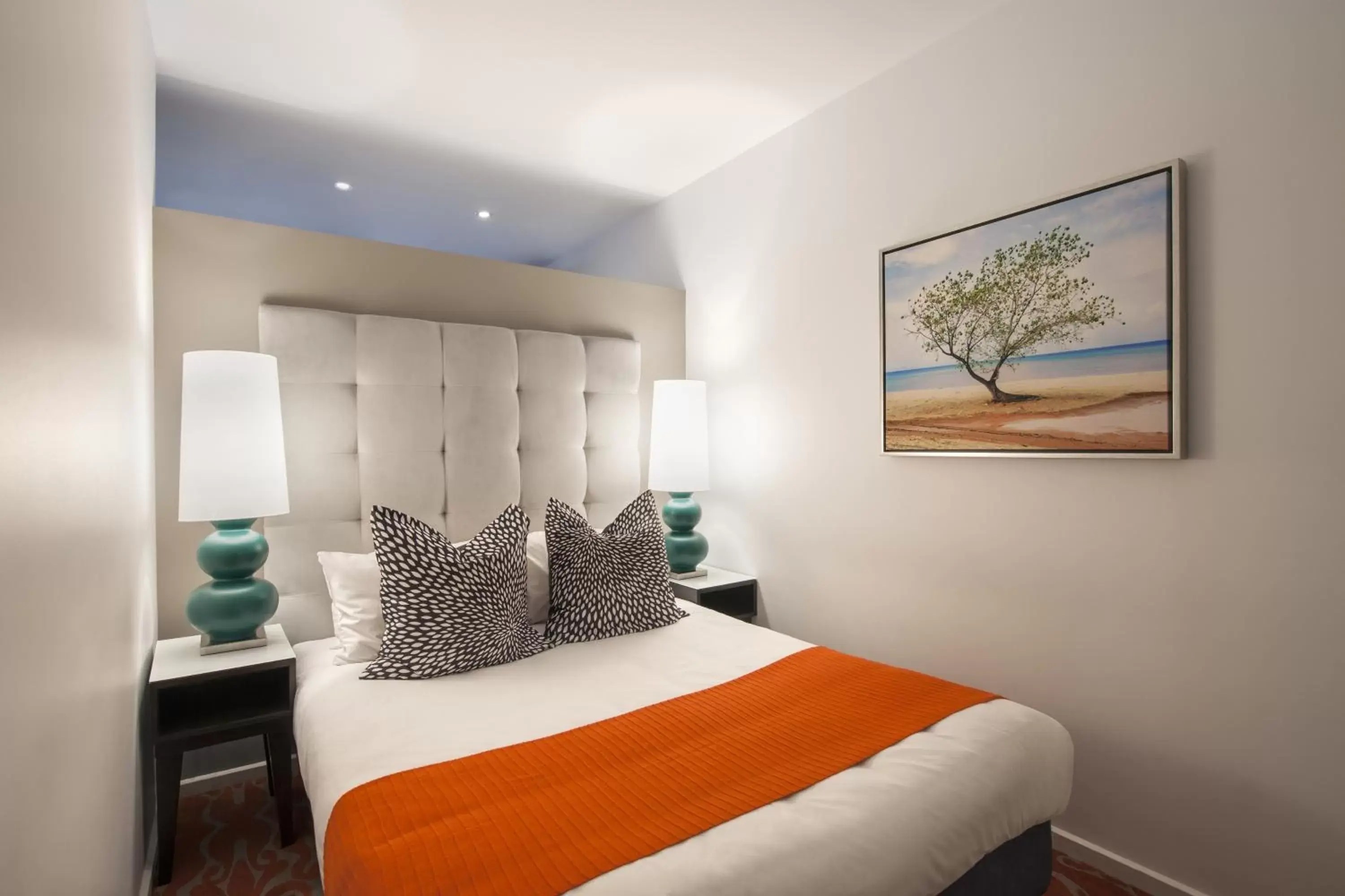 Deluxe One-Bedroom Apartment in Miller Apartments Deluxe One-Bedroom Apartment in Miller Apartments