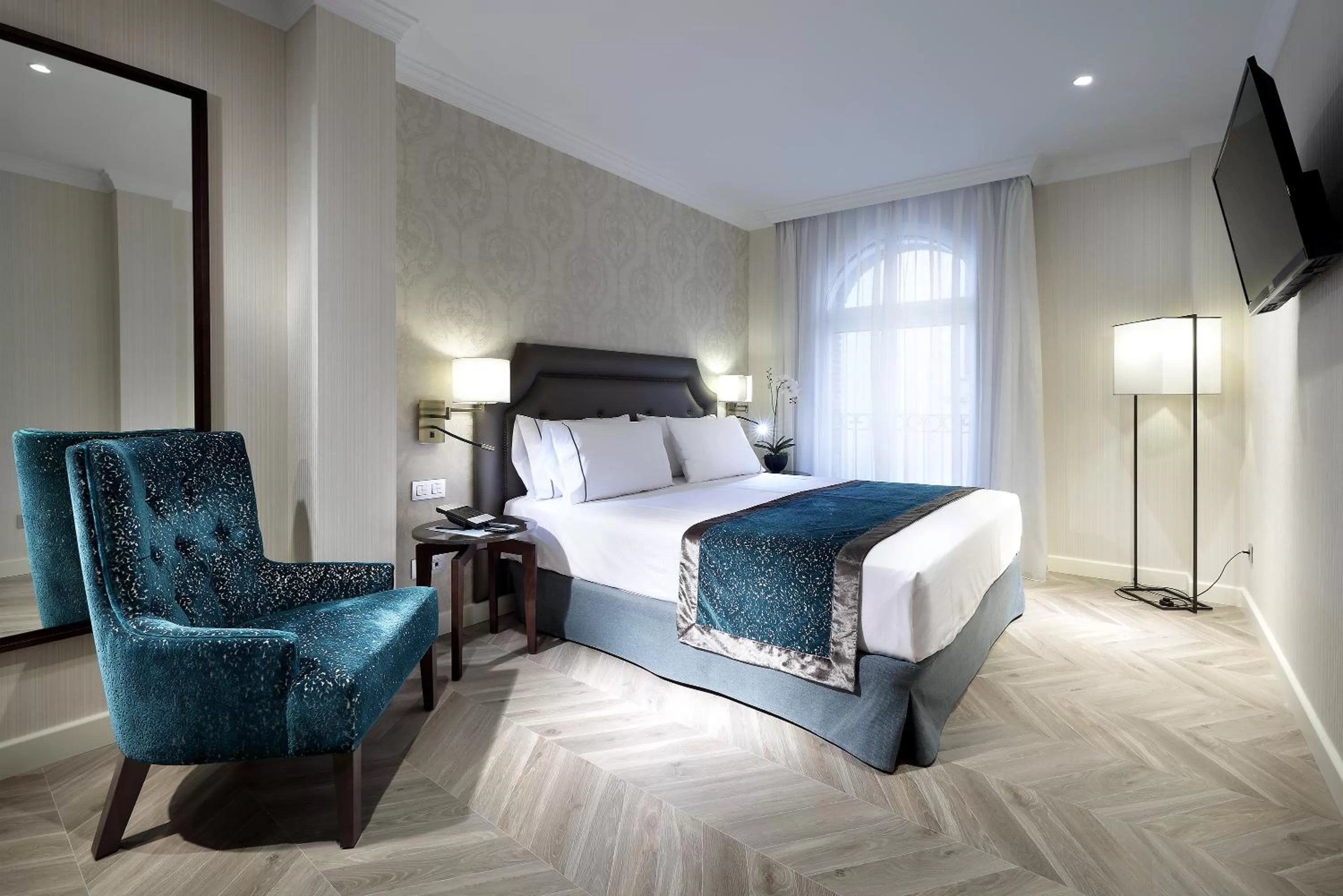 Photo of the whole room, Bed in Eurostars Casa de la Lírica