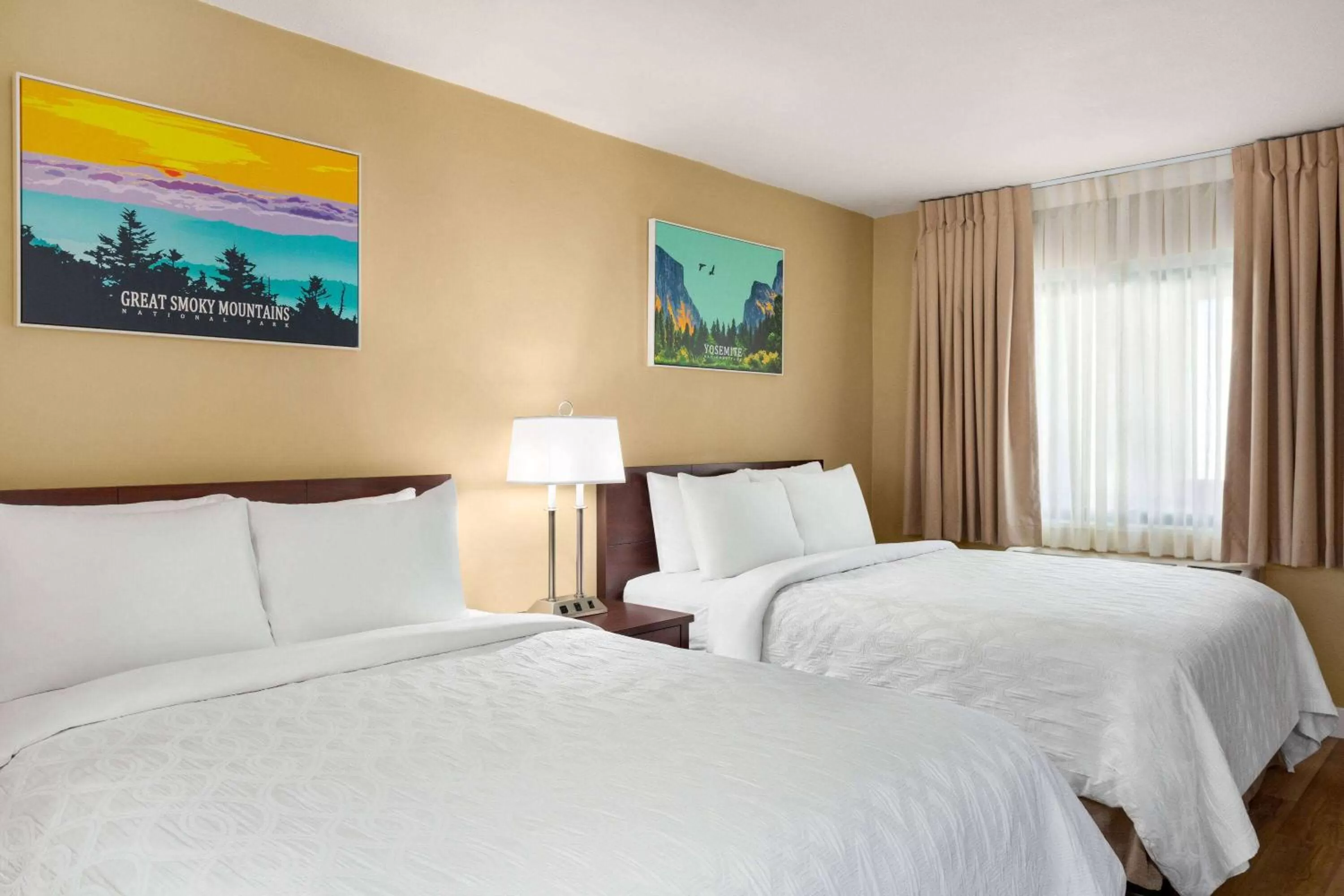 Bedroom in Travelodge by Wyndham Presidio San Francisco