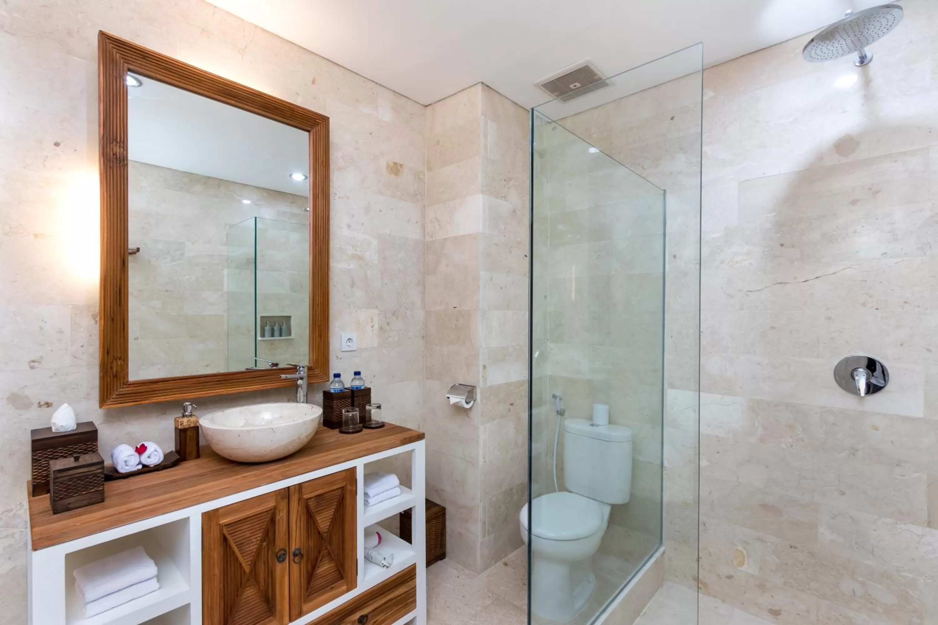 Toilet in Wadari Retreat Villa Ubud